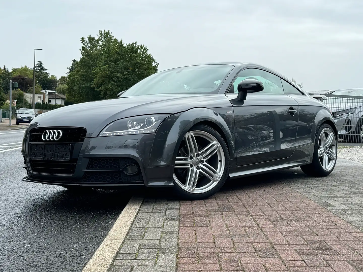 Audi TT 1.8 TFSI Coupe 3x S line Competition *Audi Black* Gris - 1