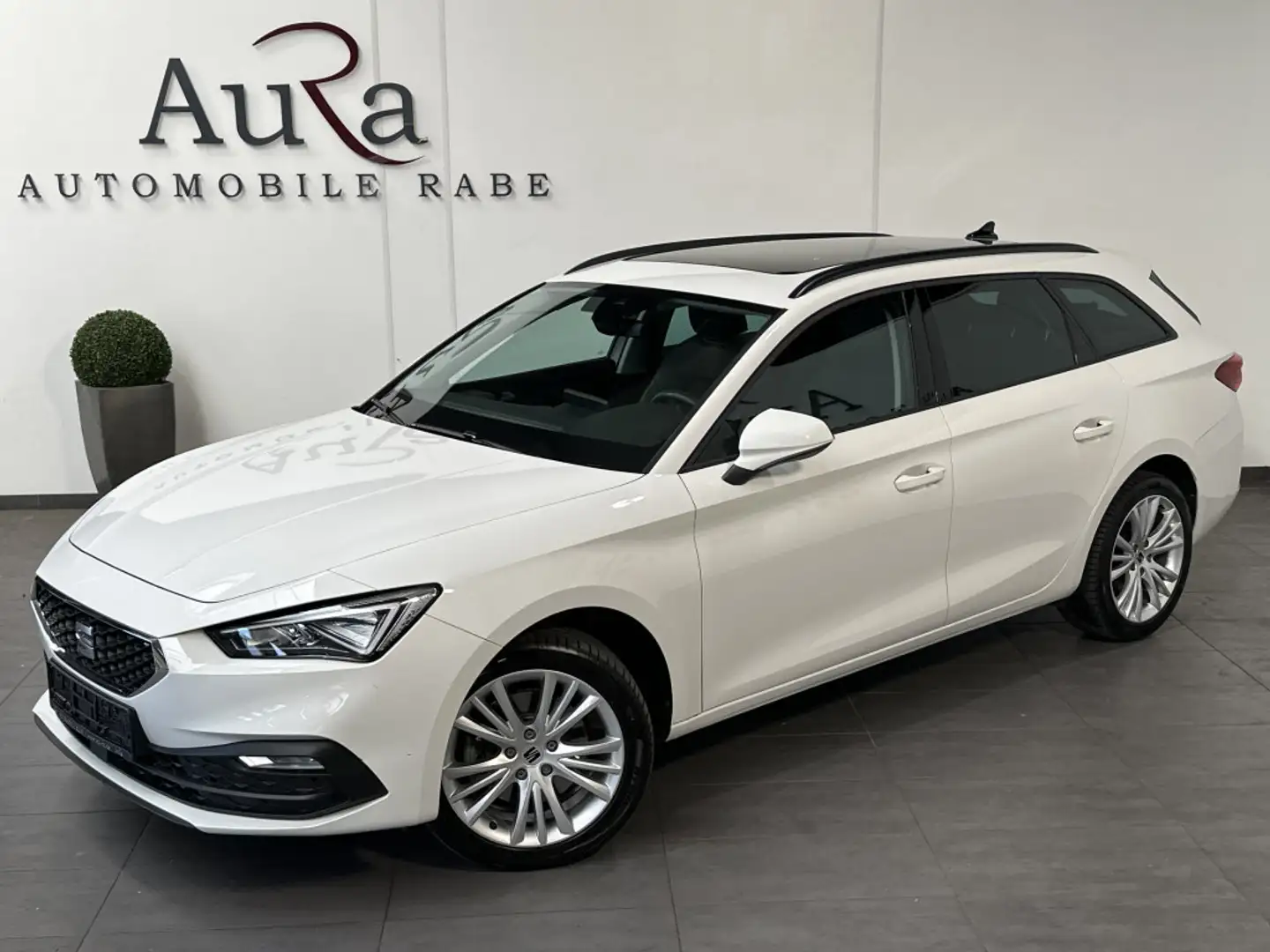 SEAT Leon SpT 2.0 TDI DSG NAV+LED+V-COCKPIT+ACC+PANO Weiß - 1