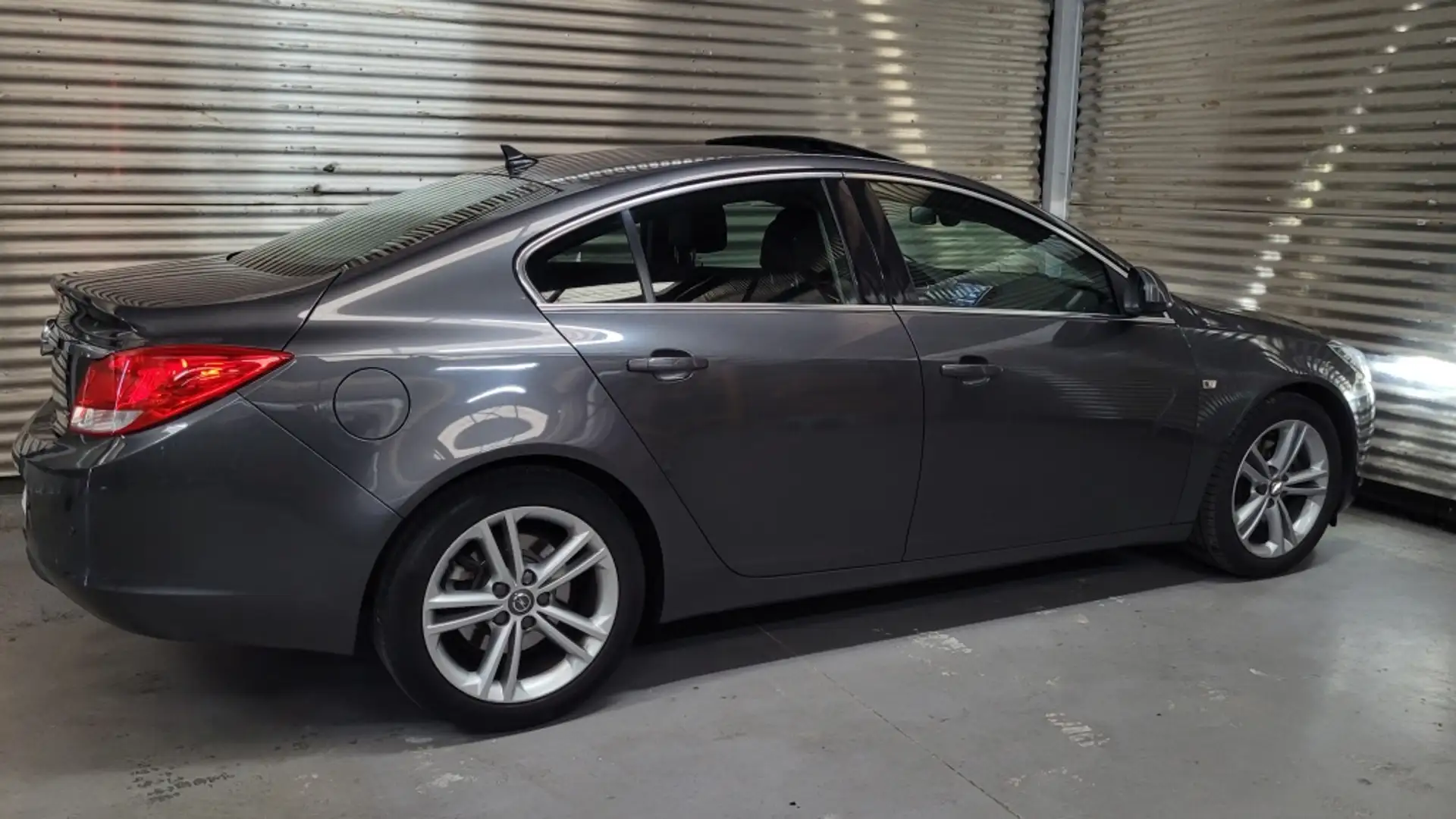 Opel Insignia 2.0CDTI Edition 130 Gris - 2