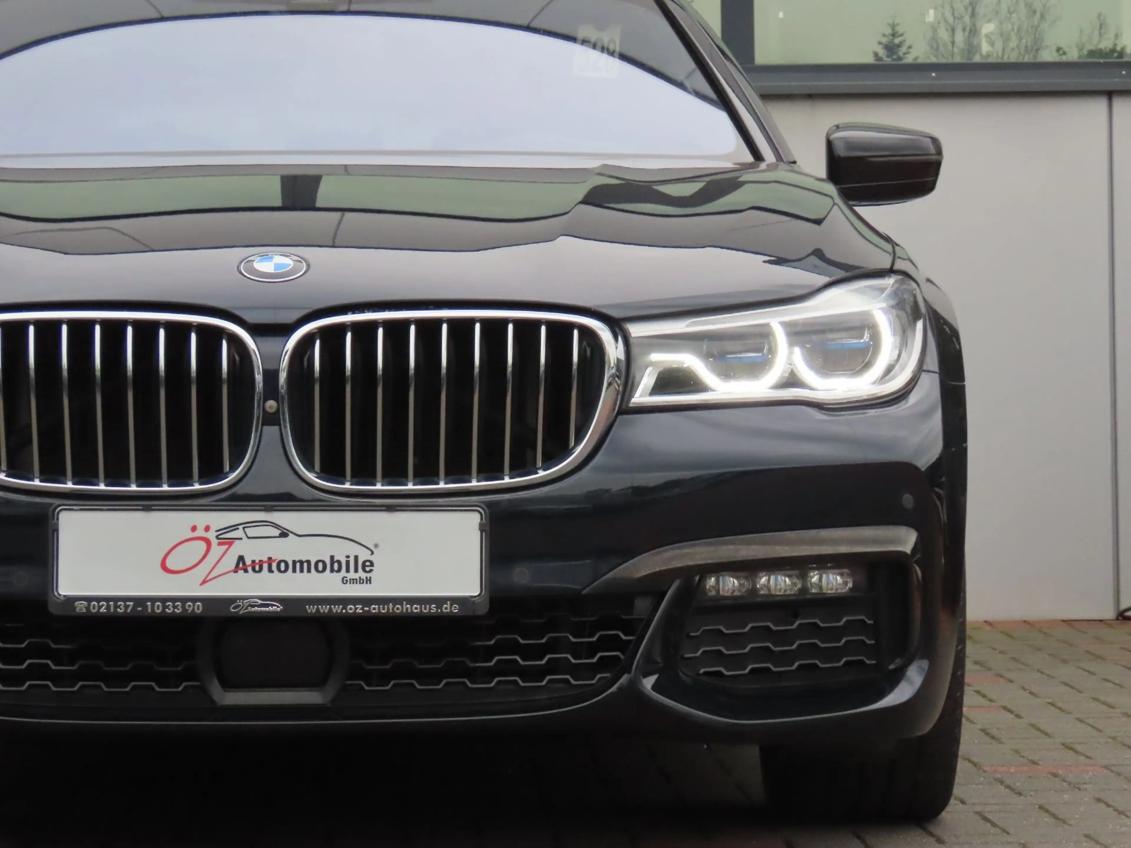 BMW 750 Li xDrive ///M-Paket Soft-Close Panorama — photo 4