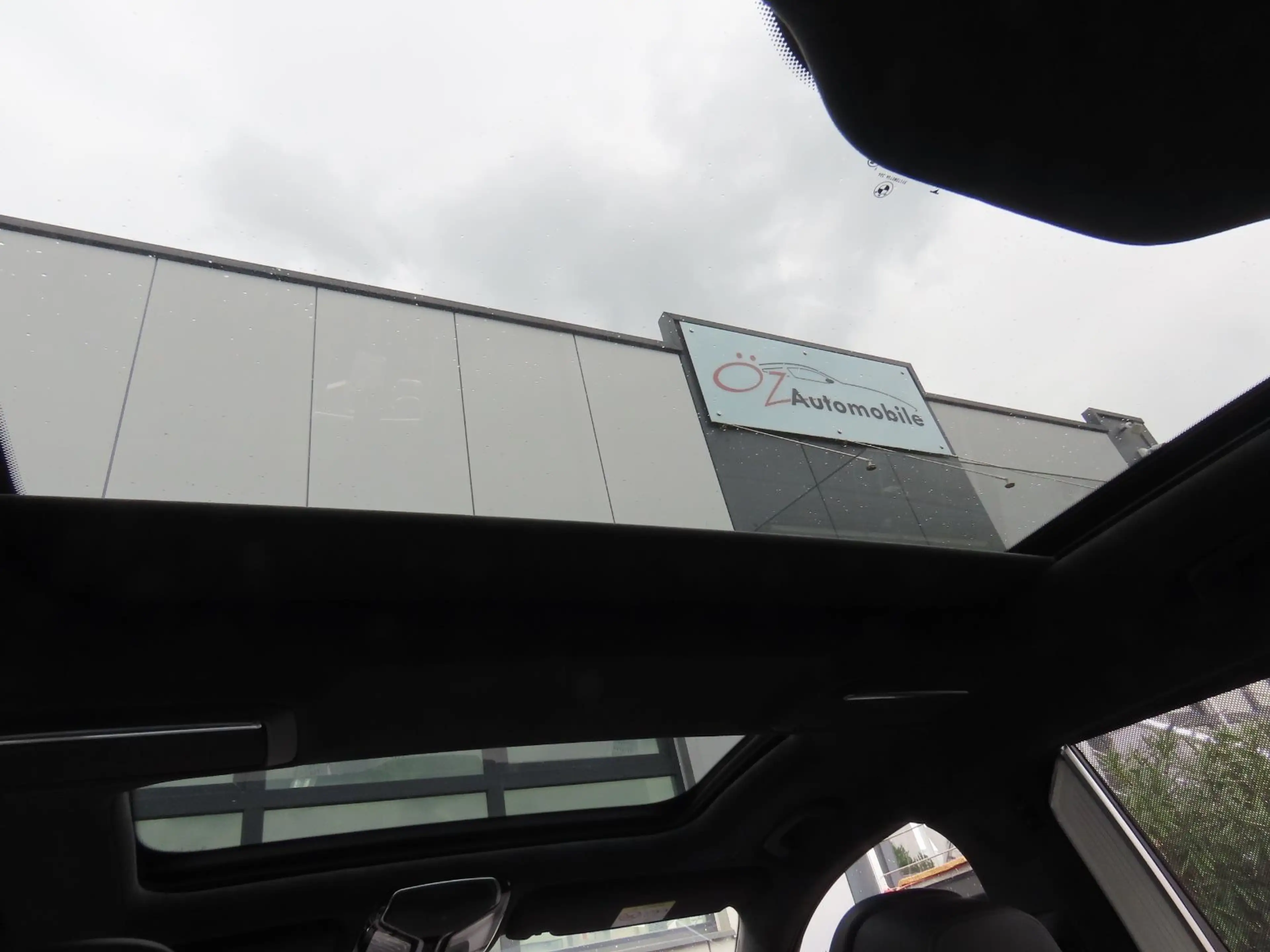 BMW 750 Li xDrive ///M-Paket Soft-Close Panorama — photo 15