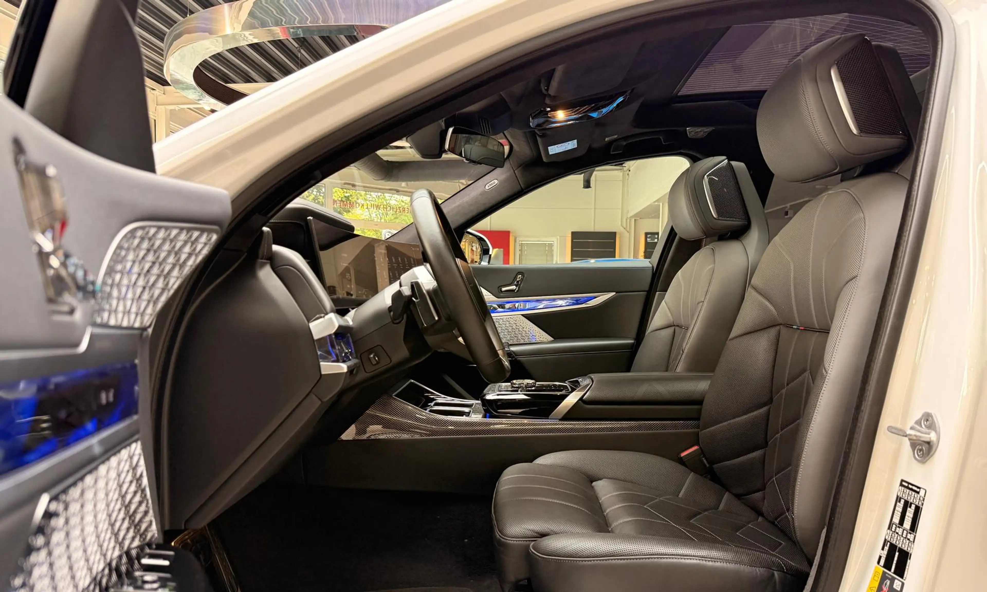 BMW i7 xD 60 M Sport PanoSKY*Aut-Türen*TheatreScreen — photo 13