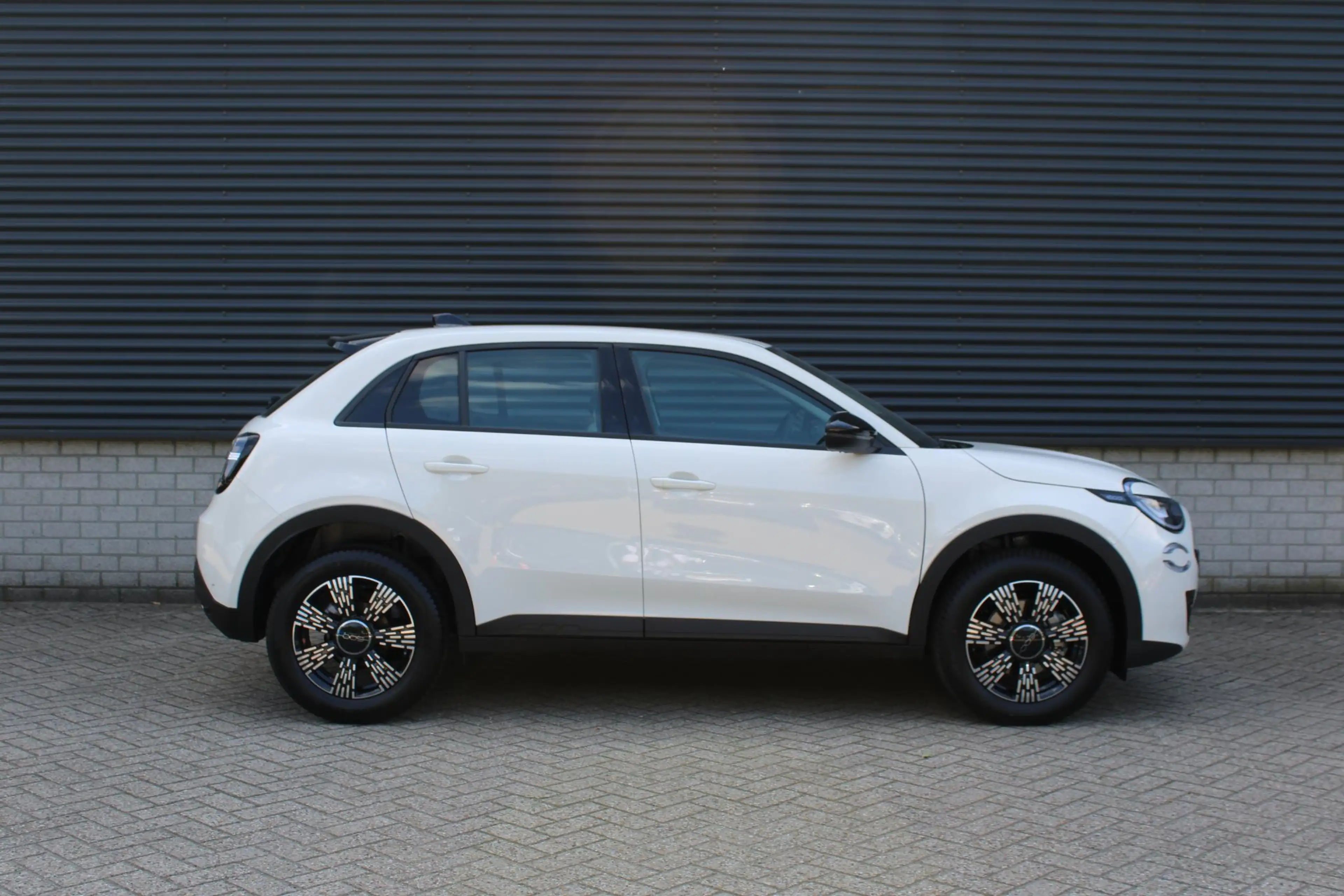 Fiat 600 1.2 Hybrid Sport — photo 5
