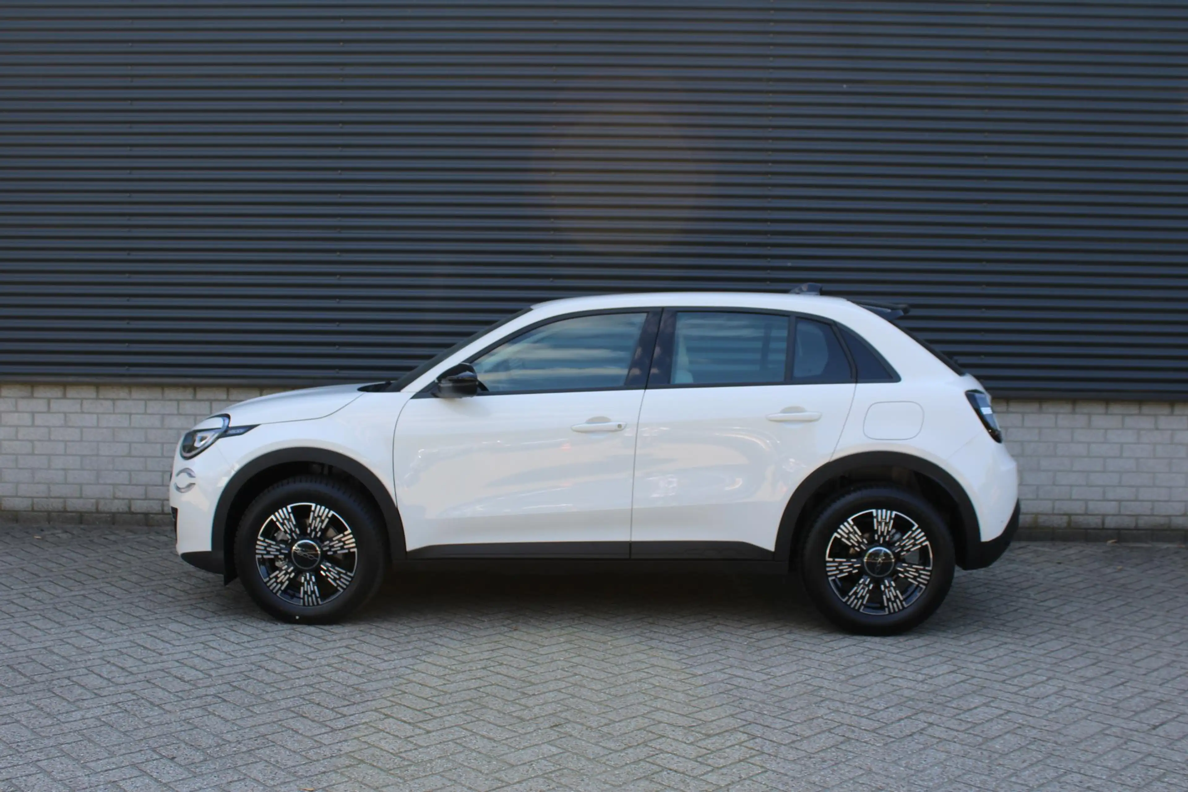Fiat 600 1.2 Hybrid Sport — photo 9