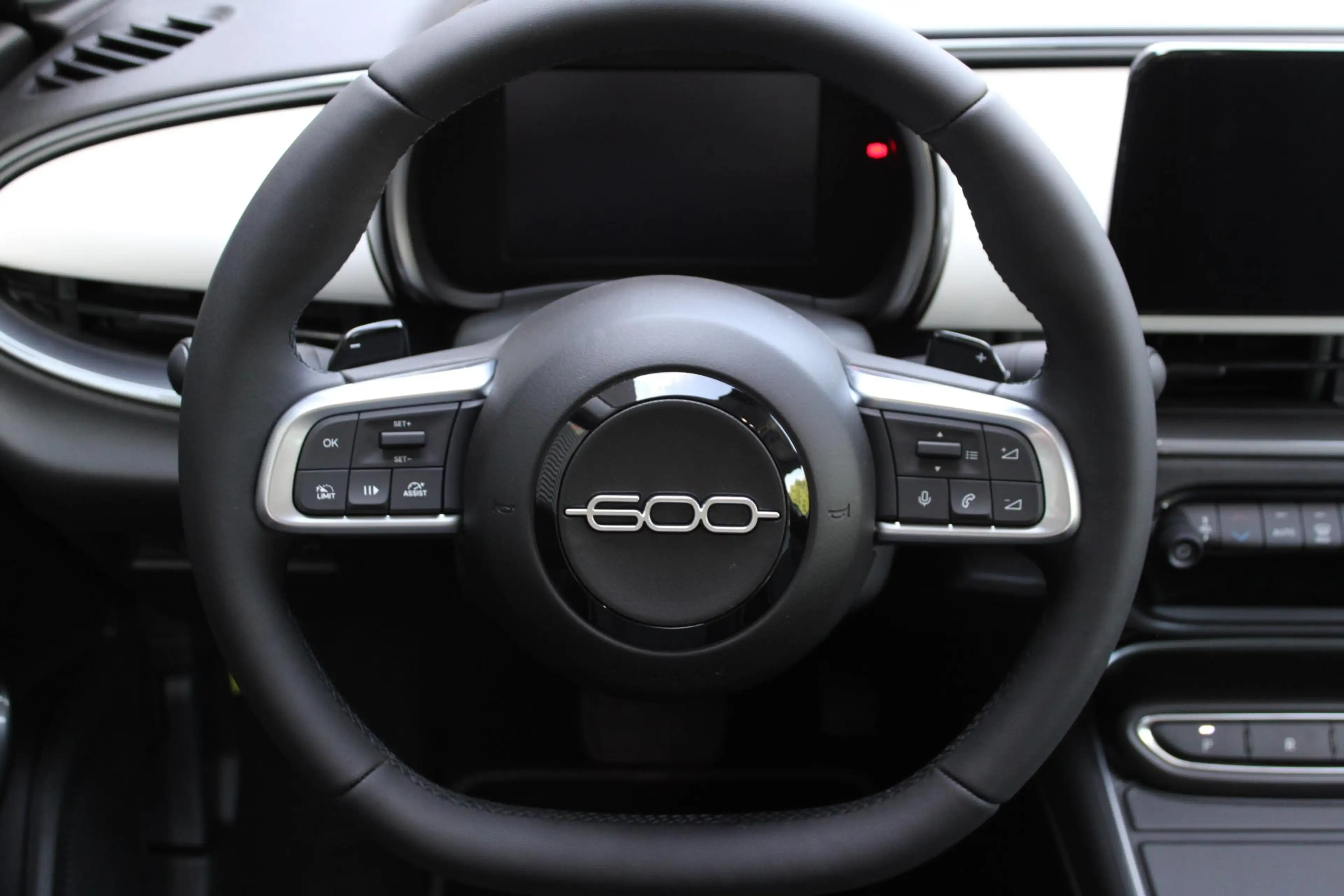 Fiat 600 1.2 Hybrid Sport — photo 15