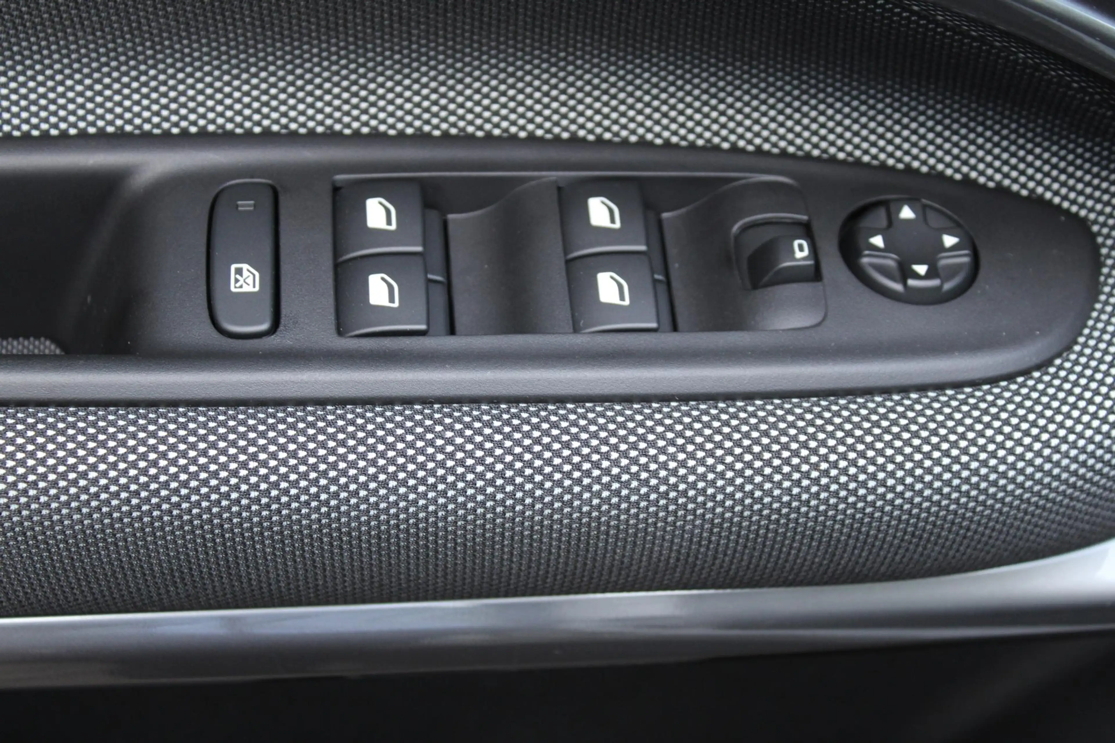 Fiat 600 1.2 Hybrid Sport — photo 11