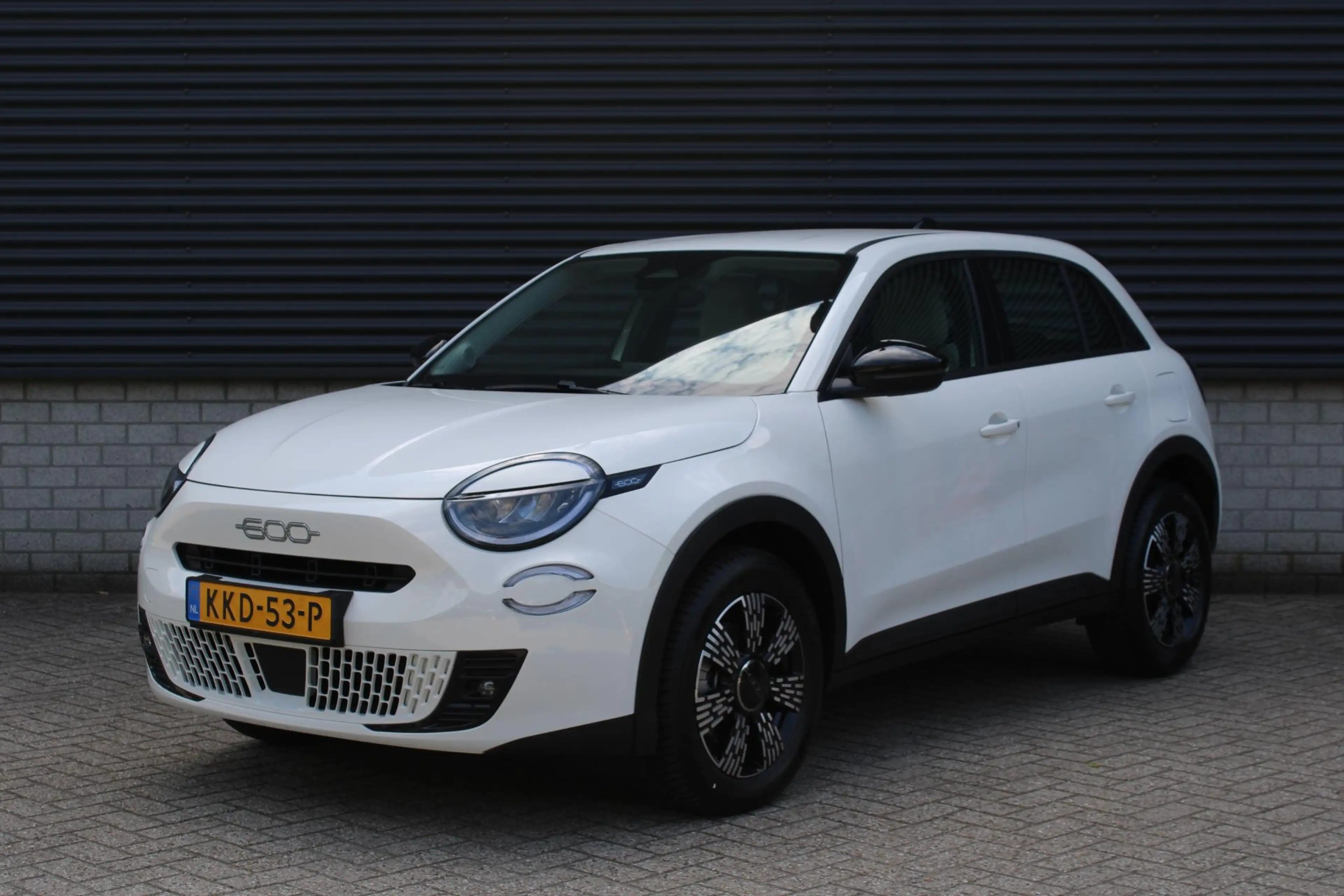 Fiat 600 1.2 Hybrid Sport — photo 2
