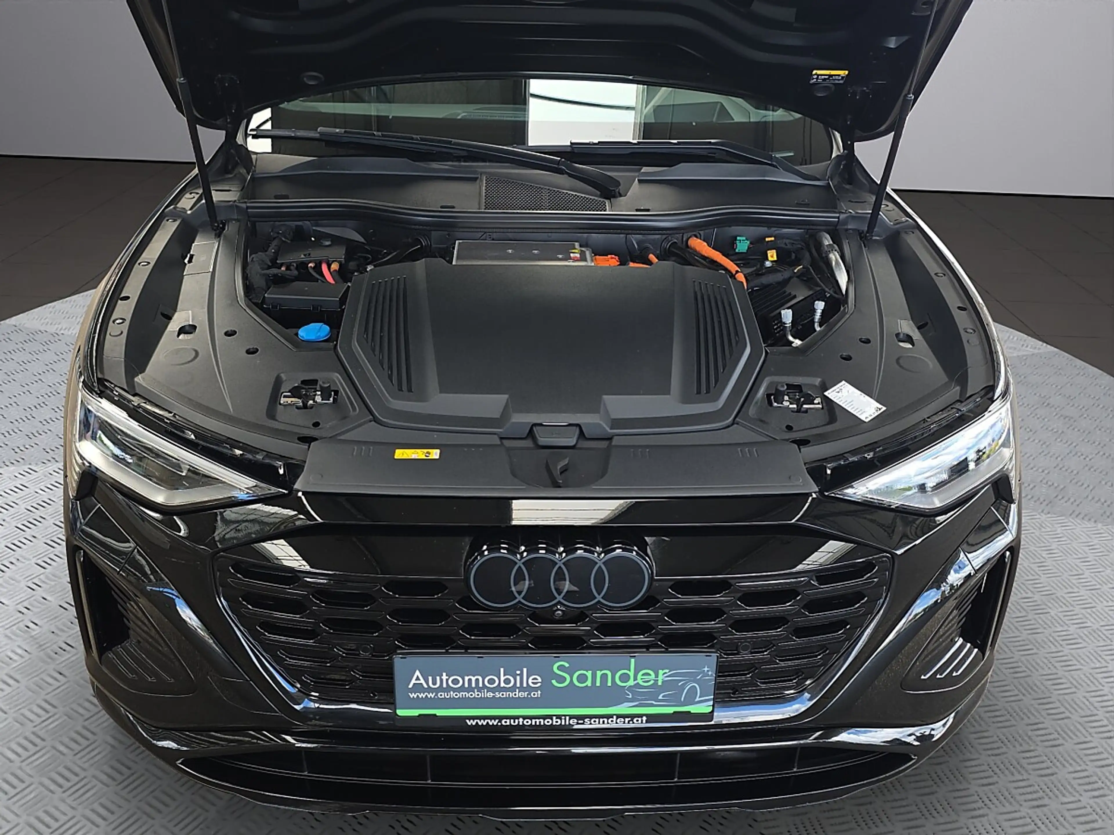 Audi Q8 e-tron Q8 Sportback 55 e-tron quattro 106kWh S Line — photo 6