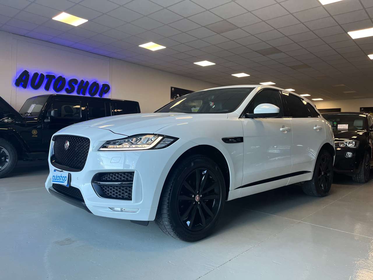 Jaguar F-Pace F-Pace 2.0d i4 R-Sport awd 180cv auto my20