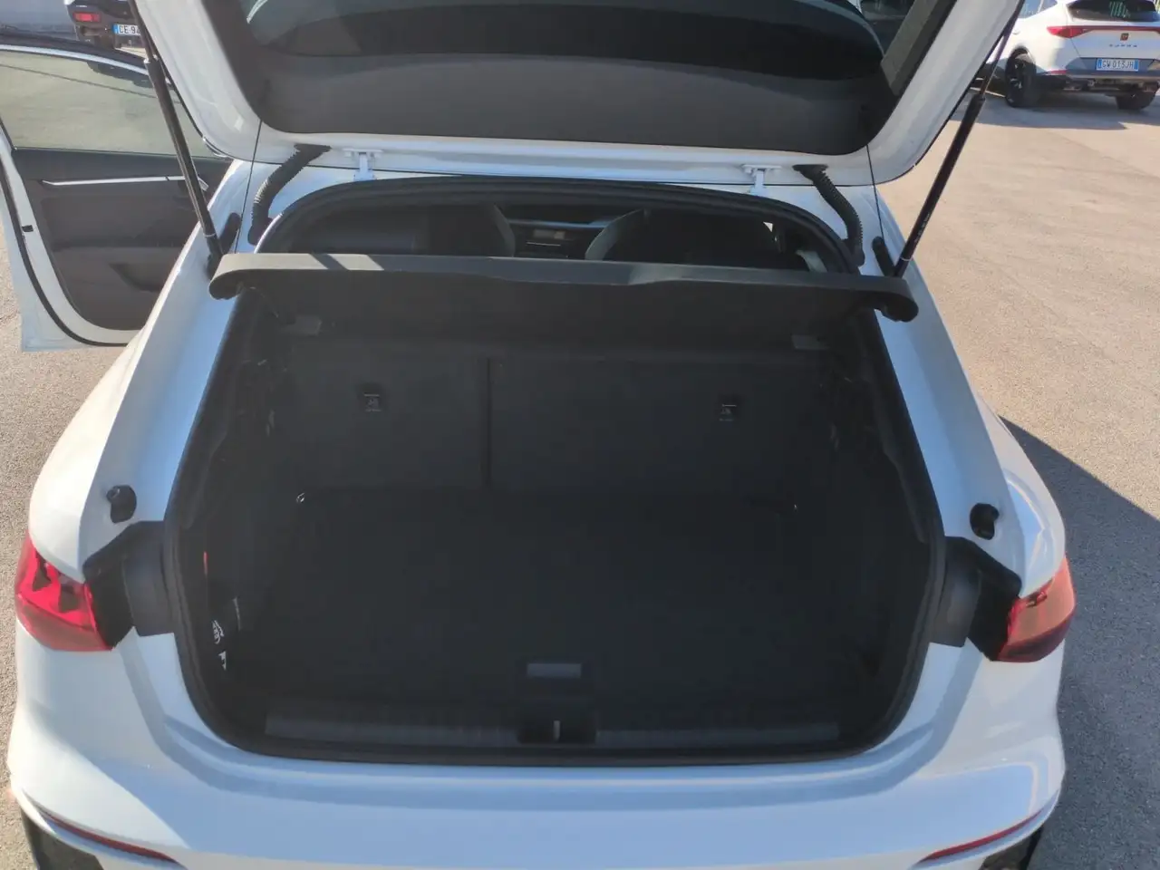 Audi A3 35 TDI S line Edition, миниатюра 12