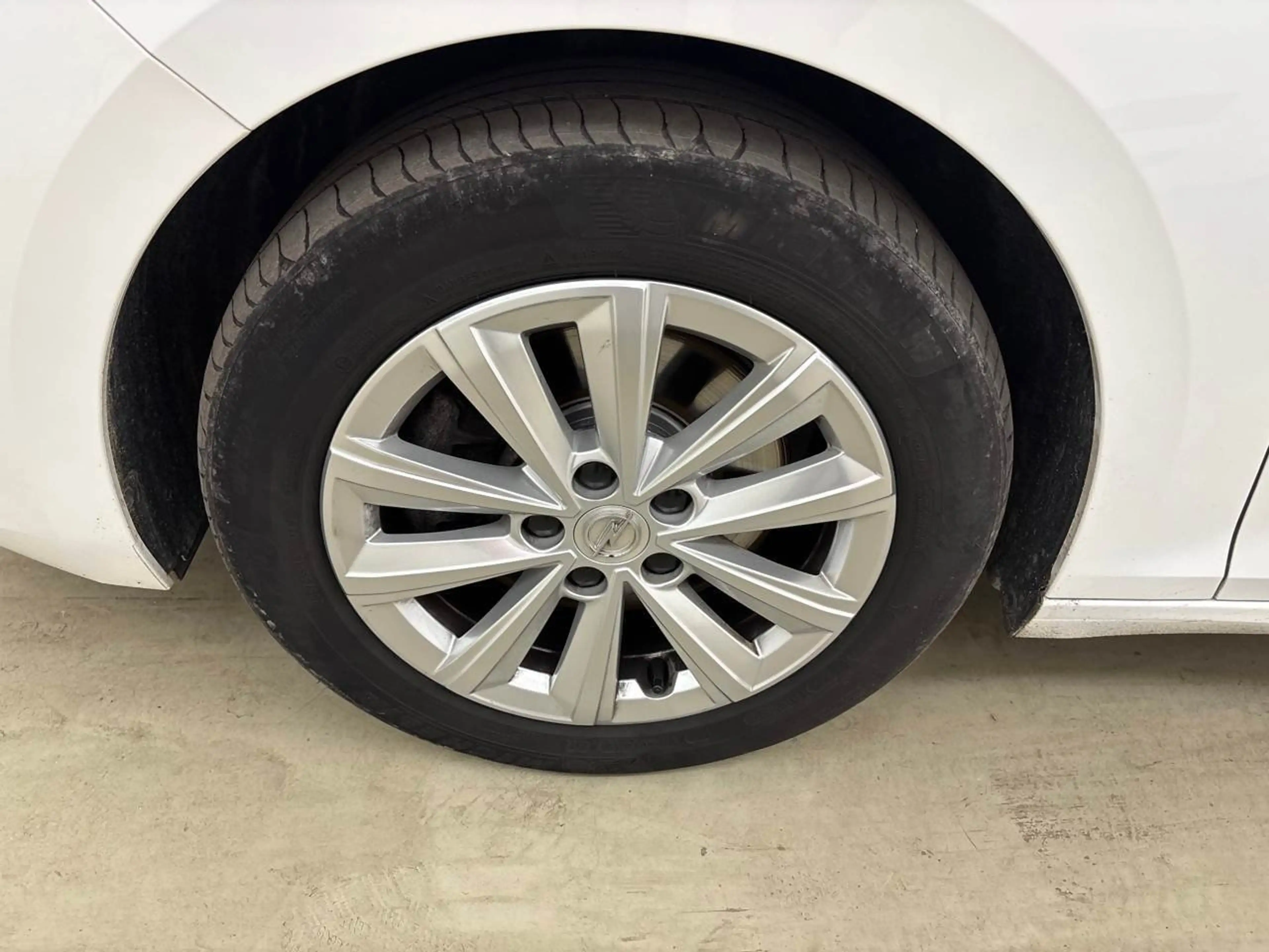 Opel Astra L 1.5 D Business Edition AUT — photo 13