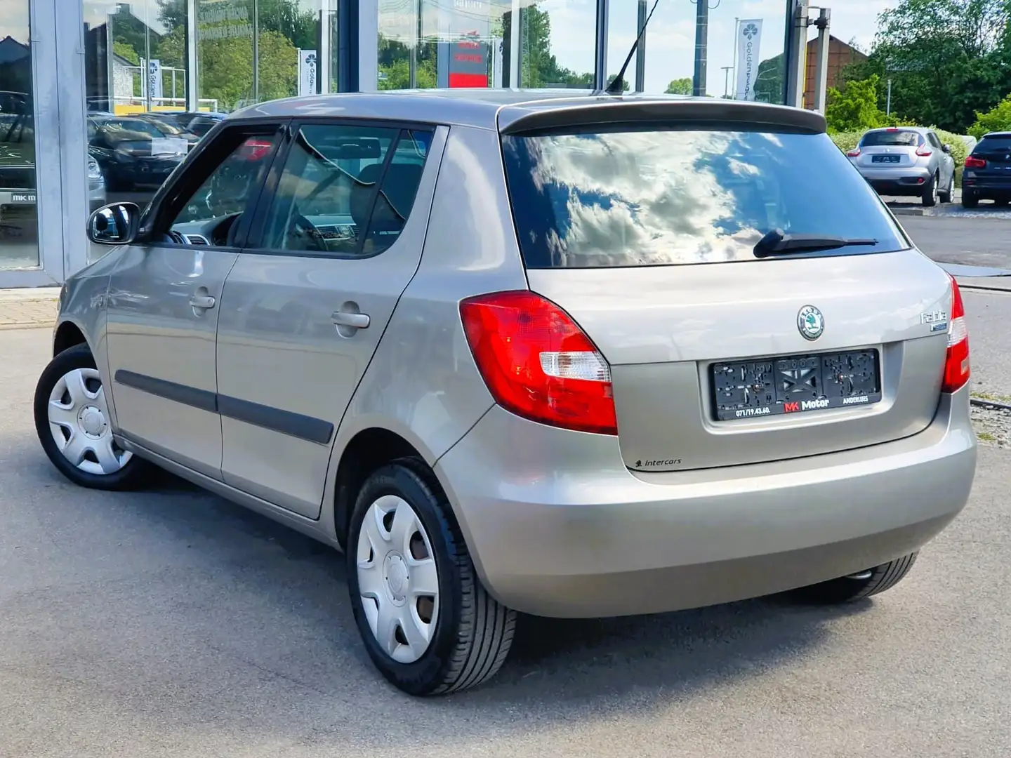 Skoda Fabia 🟢1.2 ESSENCE 60CV - 5 PORTES - CLIMATISATION Beige - 2