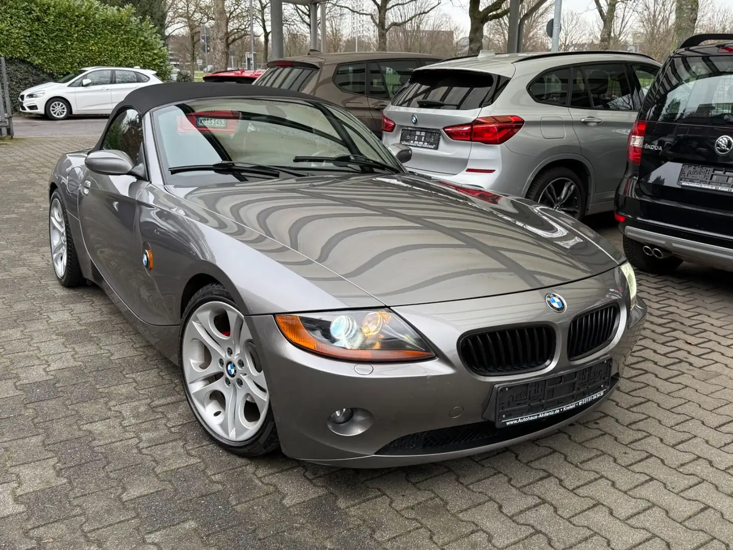 BMW Z4 Roadster 2.5i Aut.|LEDER|BI-XENON|PDC|CarPlay Gris - 1