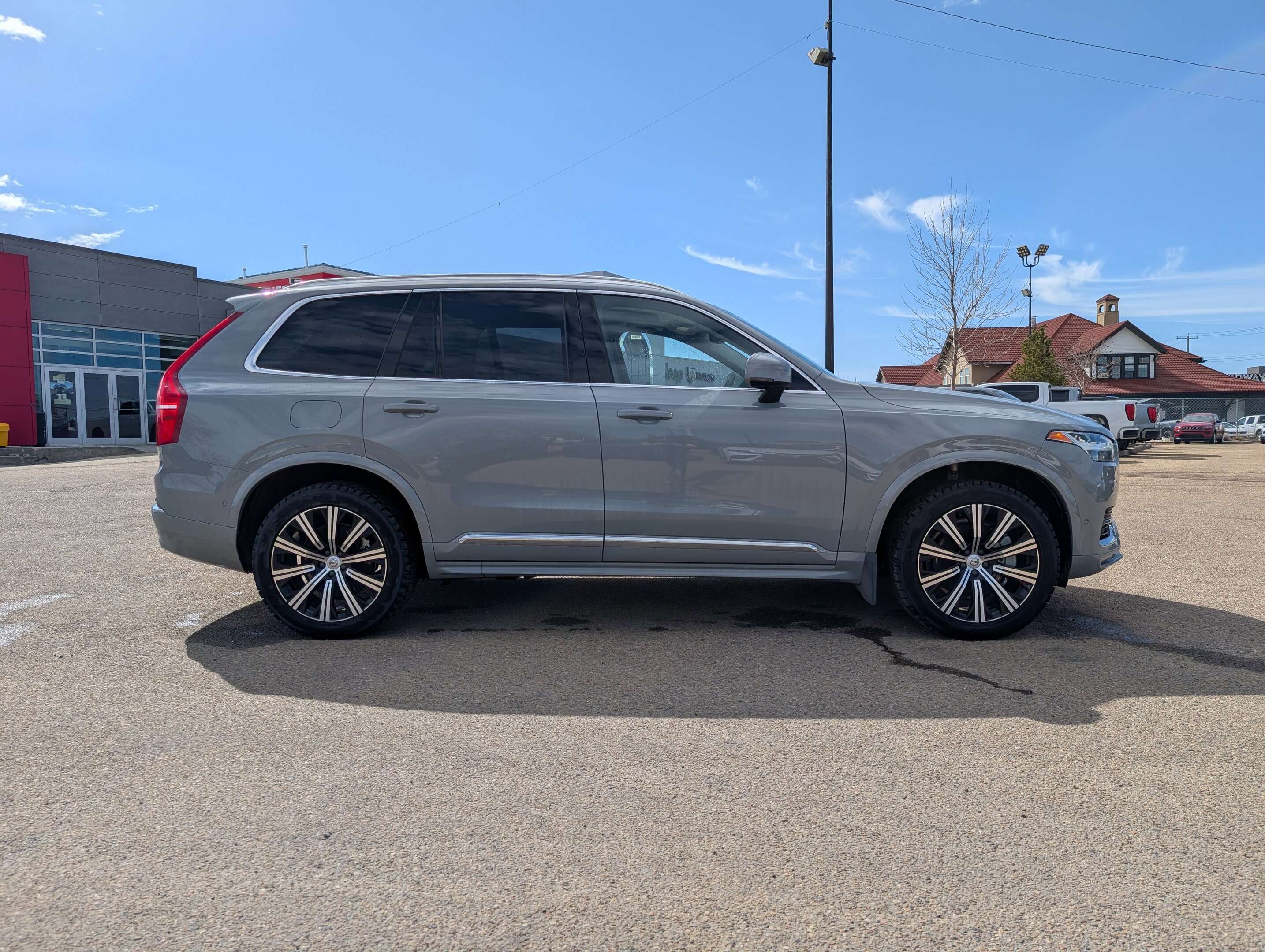2024 Volvo XC90 Plus Bright Theme thumb 8
