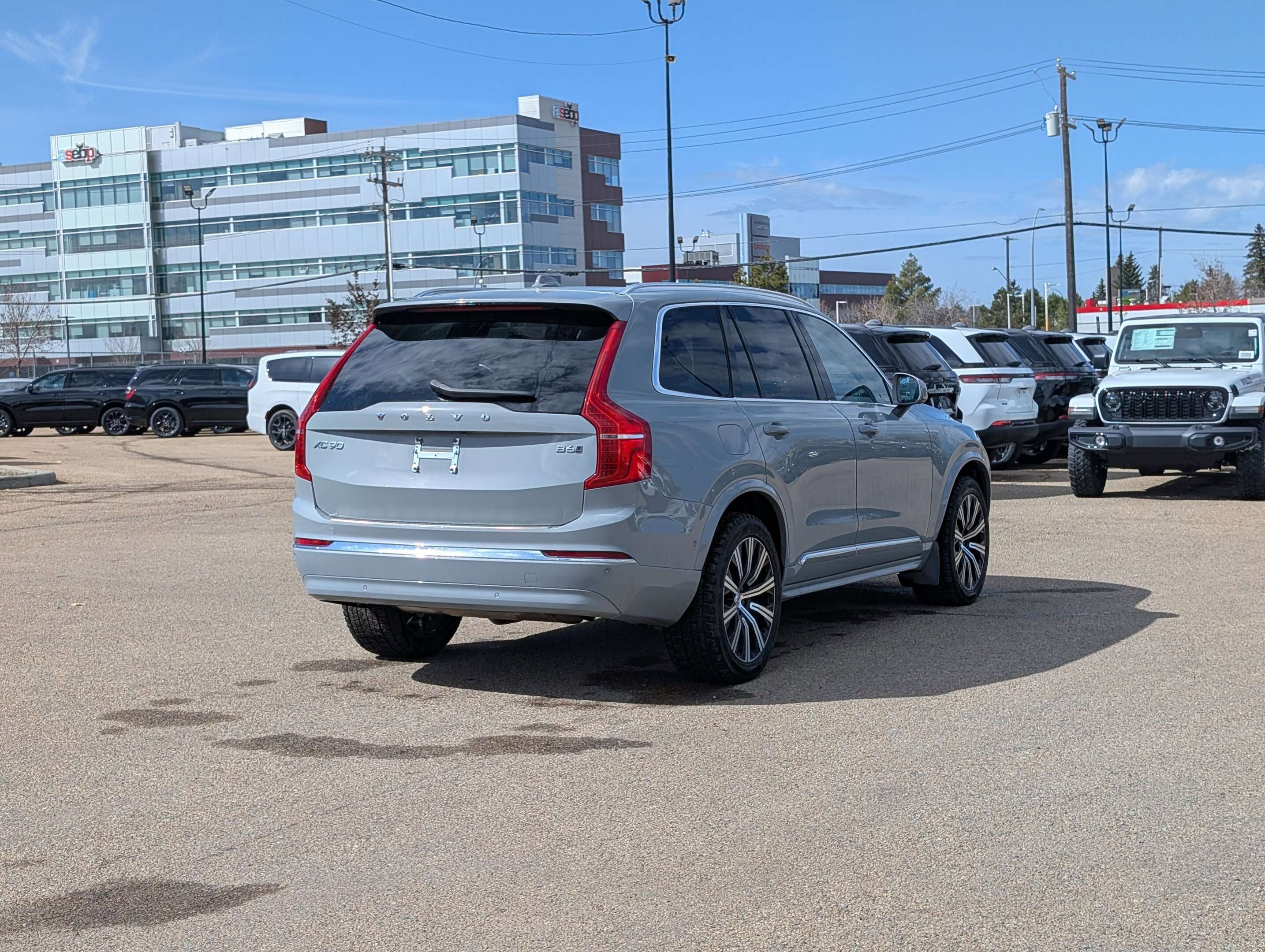 2024 Volvo XC90 Plus Bright Theme thumb 7