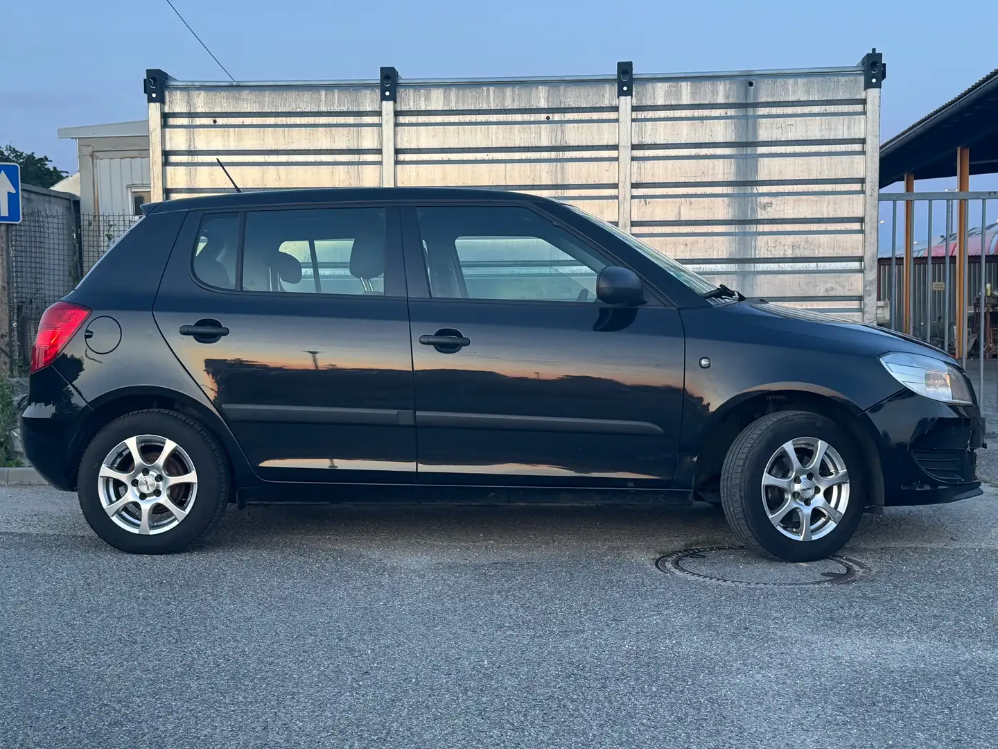 Skoda Fabia 1.2  EDITION (TÜV 06-2026) EURO 5 KLIMA 8FACH Schwarz - 2