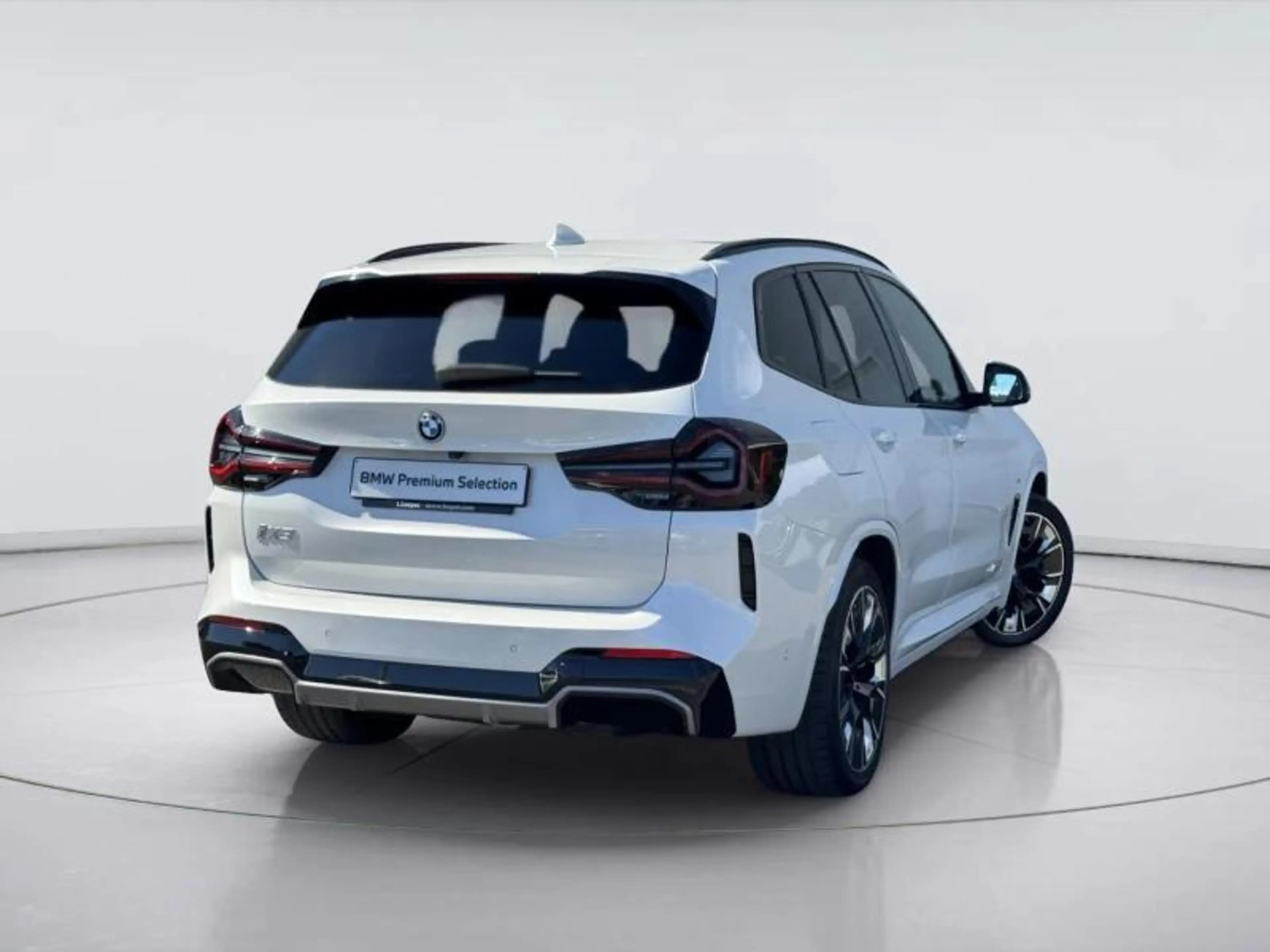 BMW iX3 impresive — photo 2