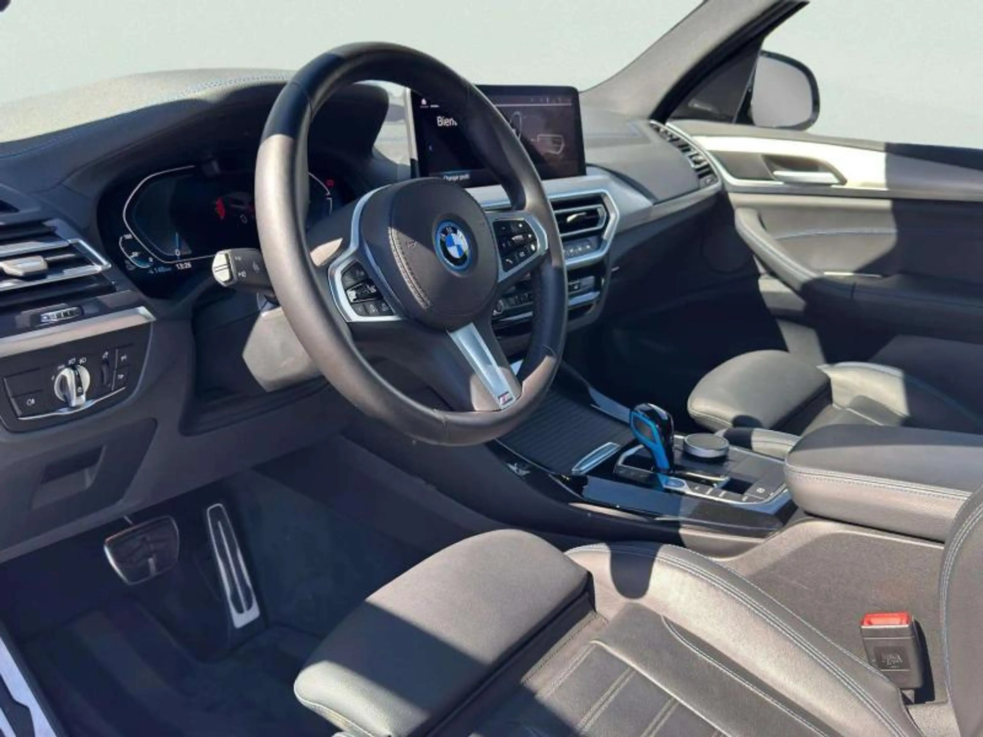 BMW iX3 impresive — photo 8