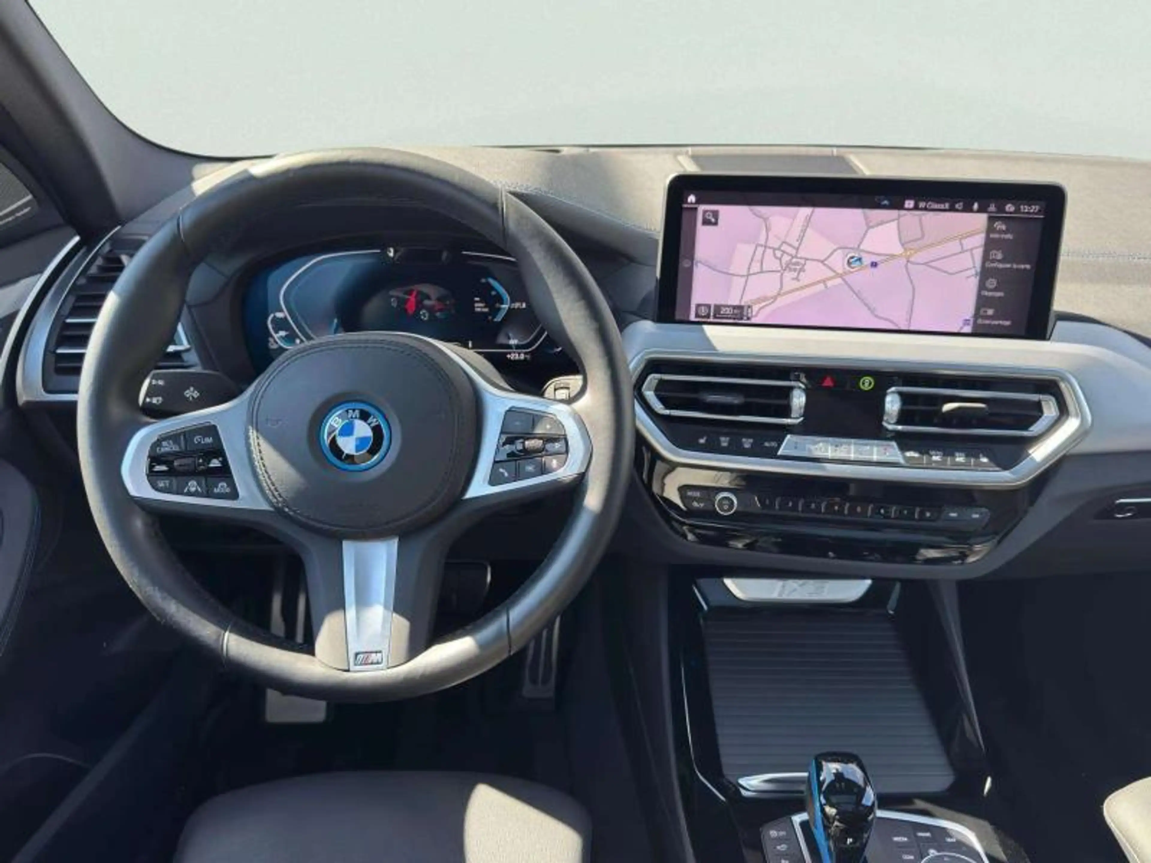 BMW iX3 impresive — photo 7