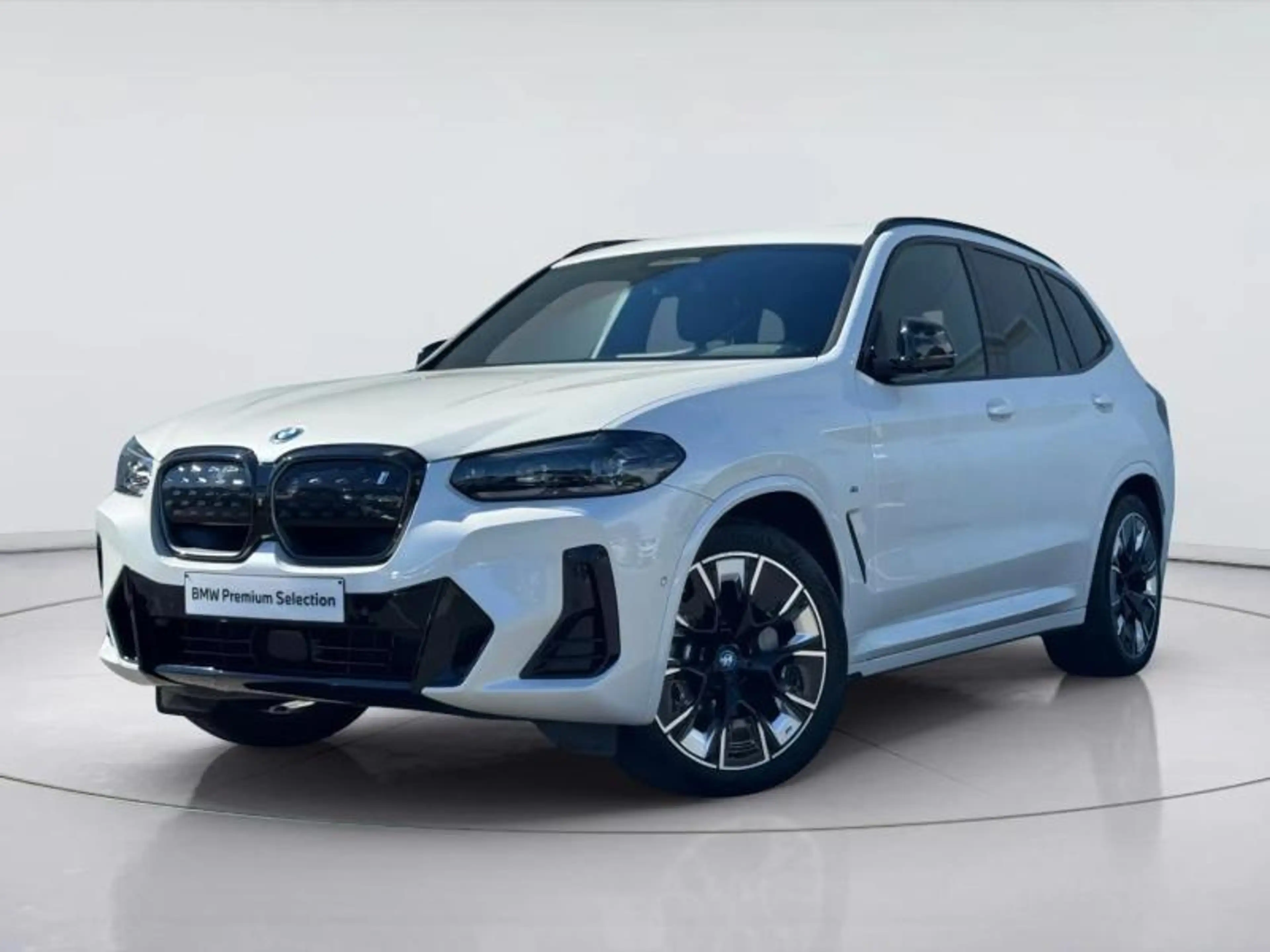 BMW iX3 impresive