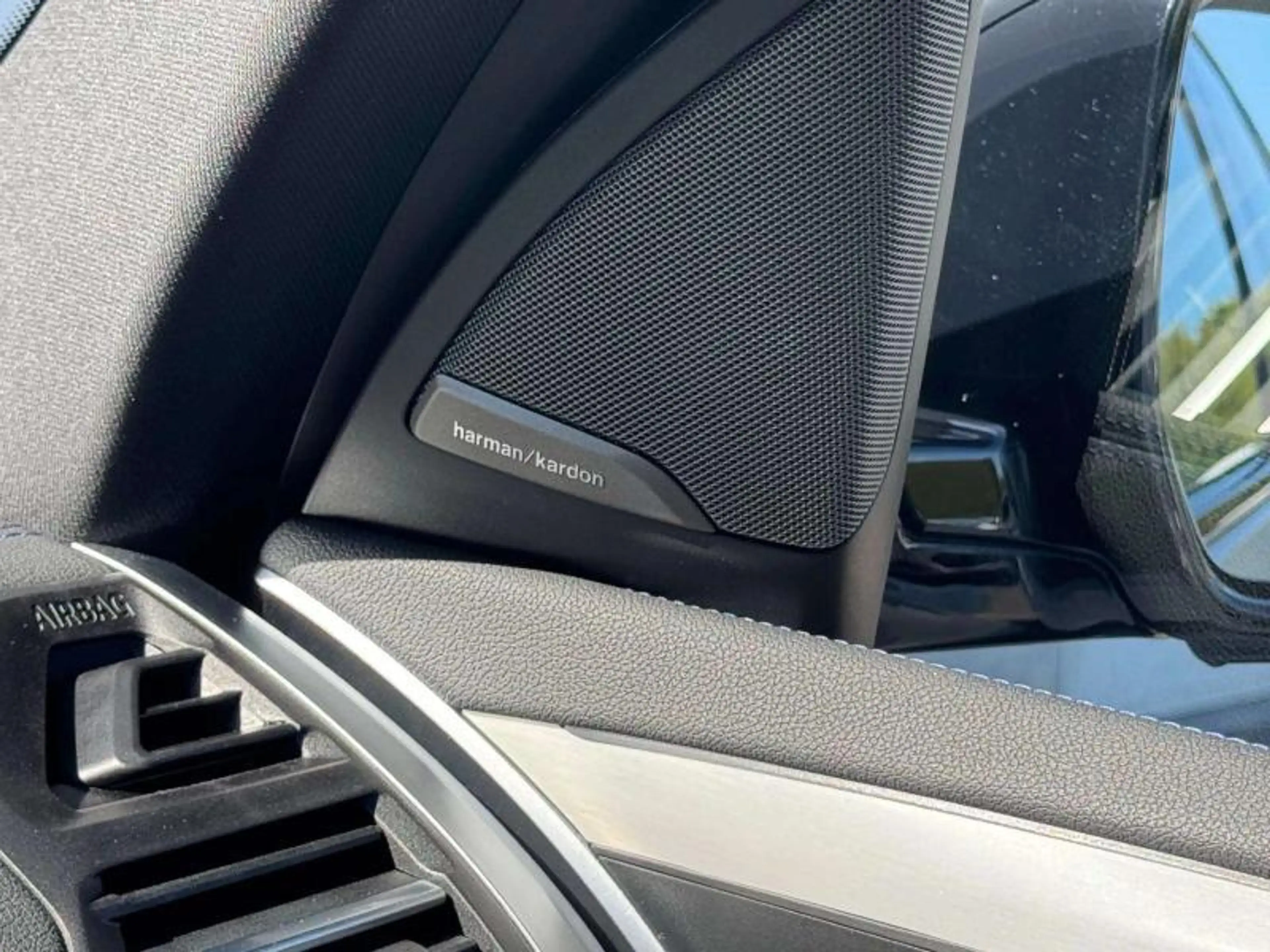 BMW iX3 impresive — photo 6
