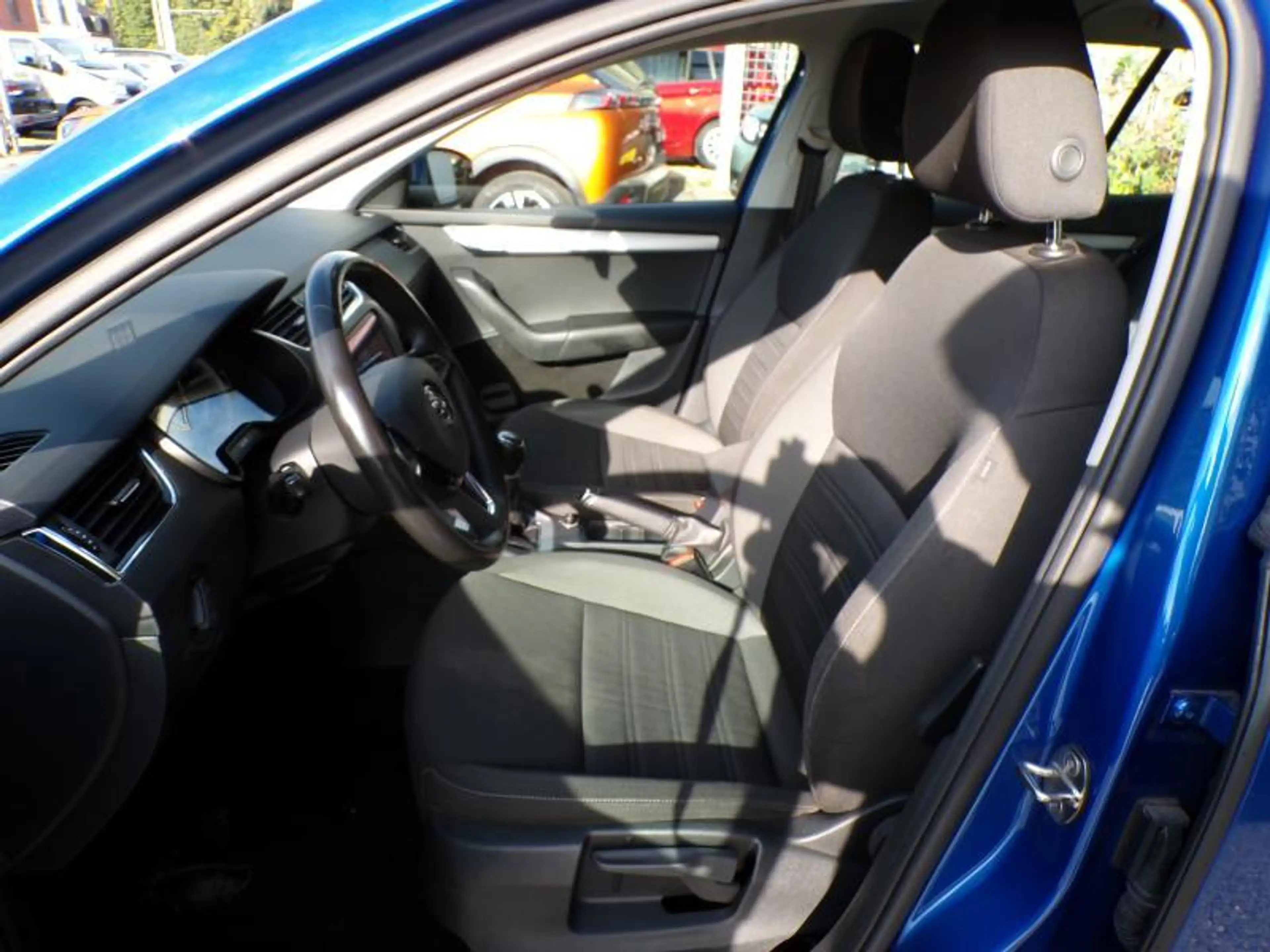 Skoda Octavia 1.6 TDi 115cv Bleu 09/19 Airco GPS Camera Cruise — photo 7