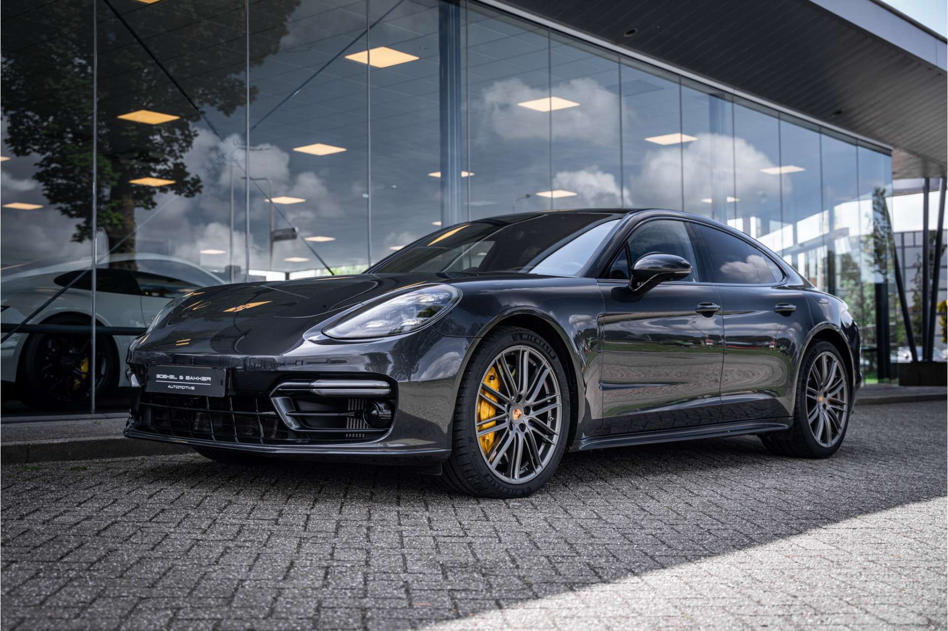 2022 Porsche Panamera