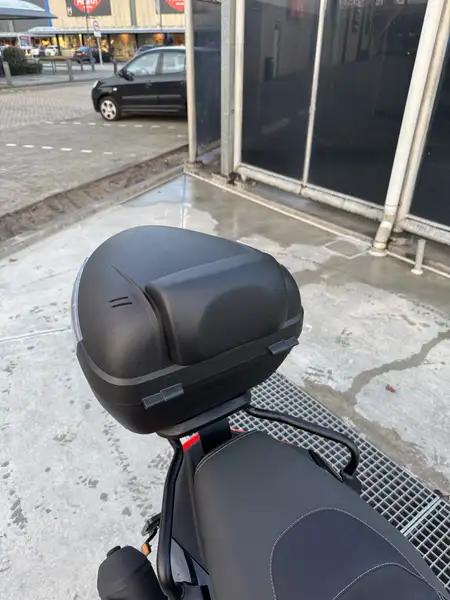 Aprilia SR GT 200 - foto 4