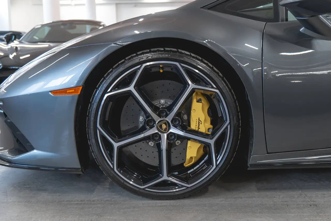 Lamborghini Huracán снимка Lamborghini Huracán