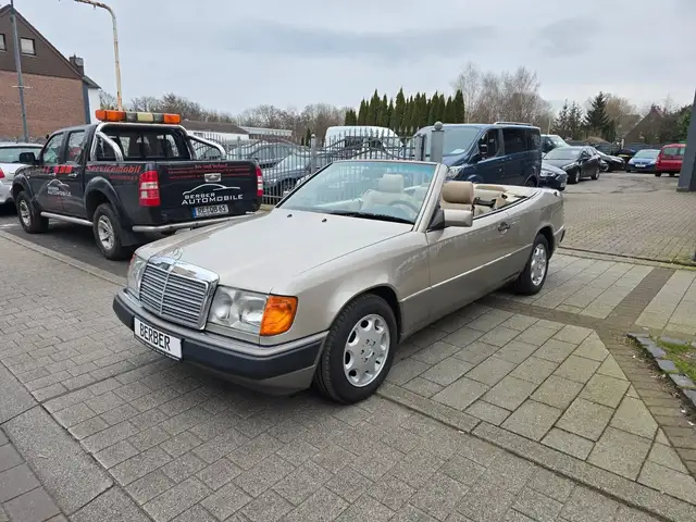 Mercedes-Benz E 320 W124 Cabrio Automatik*Klimaautomati*LEDER