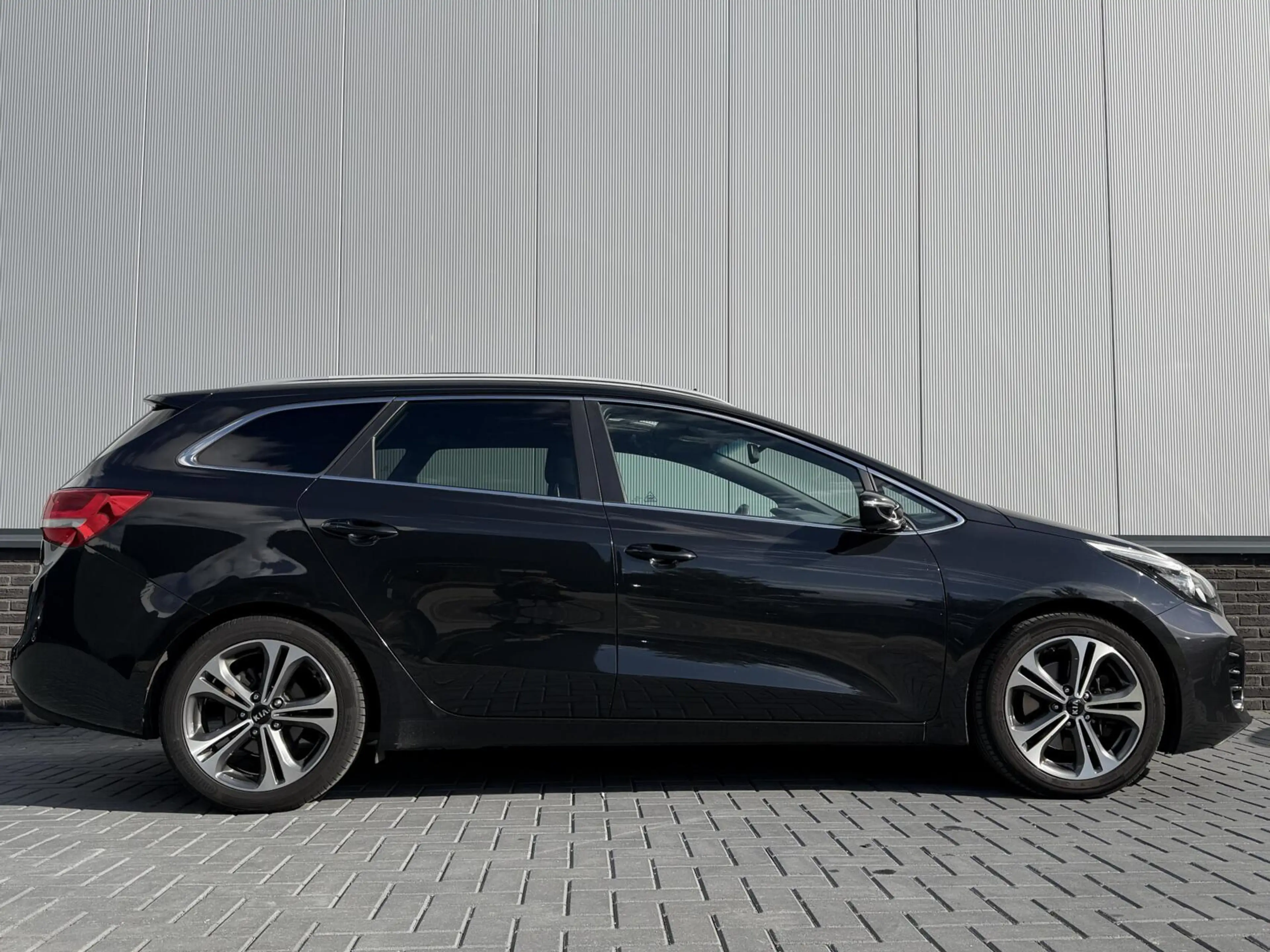 Kia Ceed SW / cee'd SW Sportswagon 1.0 T-GDi GT-Plusline — photo 3