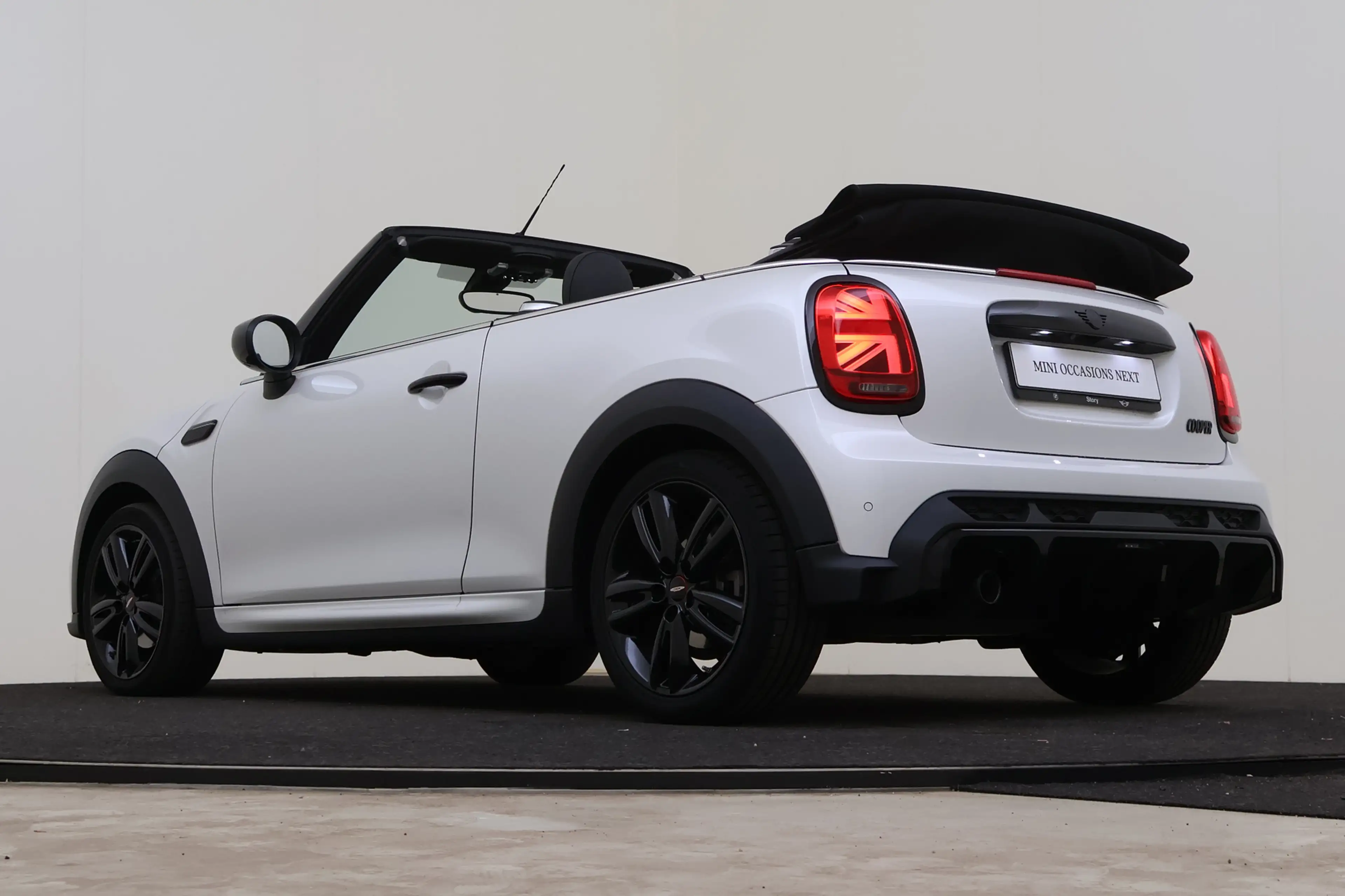 MINI John Cooper Works Cabrio JCW Automaat / Sportstoelen / Achteruitrijcamera / — photo 11