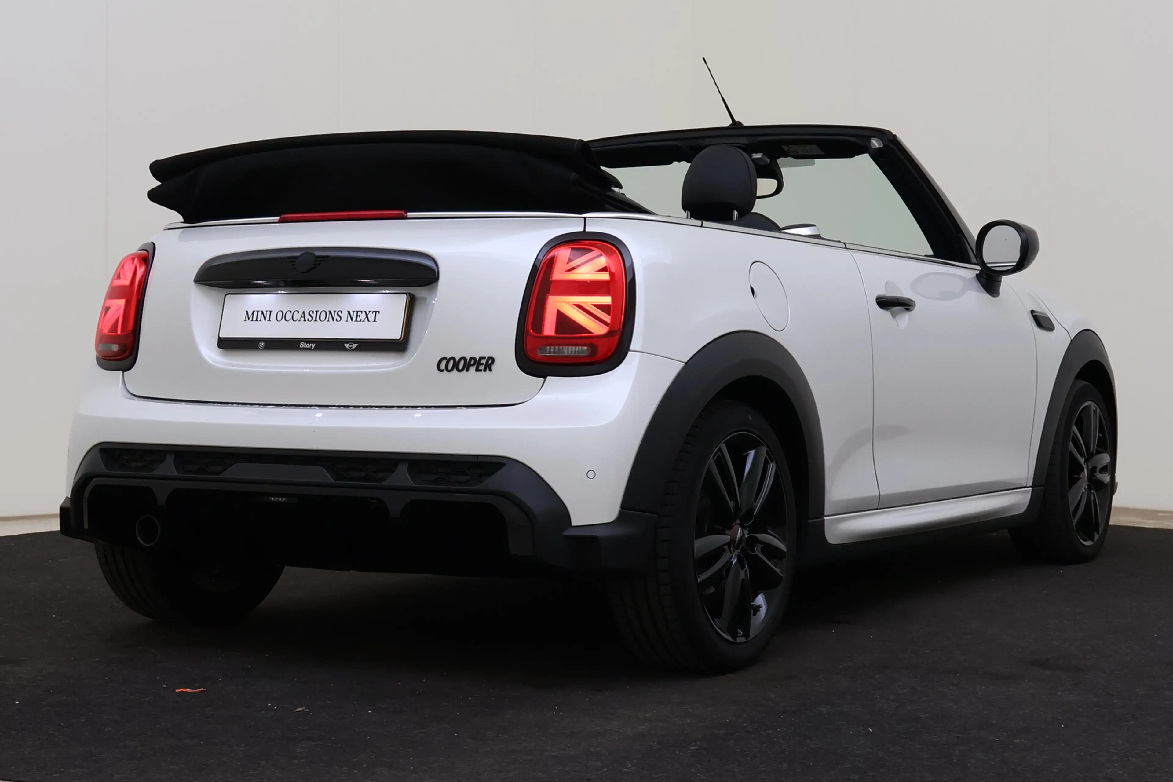 MINI John Cooper Works Cabrio JCW Automaat / Sportstoelen / Achteruitrijcamera / — photo 2