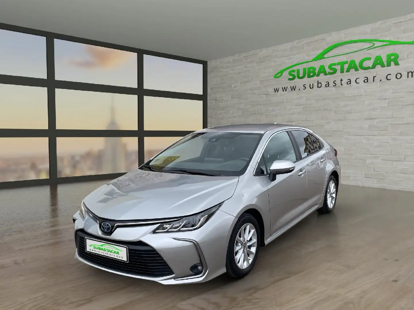 Toyota Corolla 1.8 125H BUSINESS PLUS E-CVT (122CV) Plateado - 1