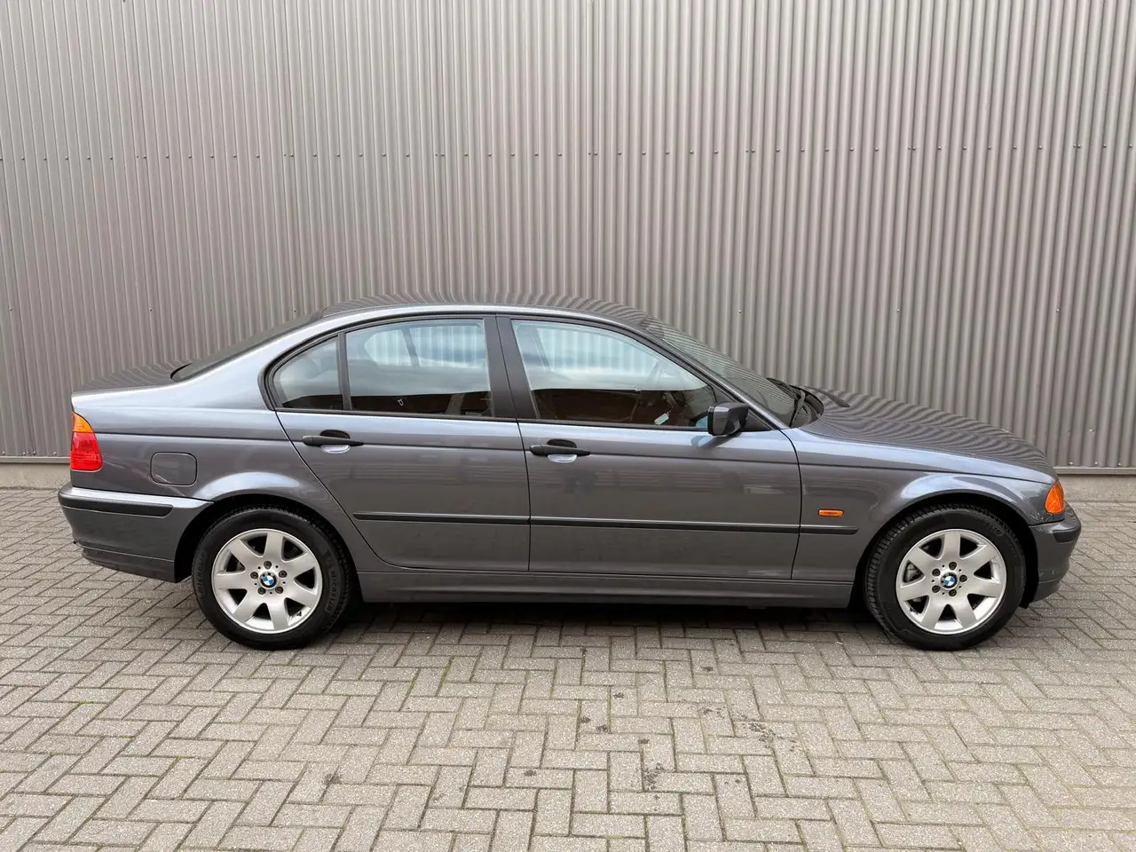 BMW 318 3-serie 318i Volledig onderhouden zeer nette condi, foto 6