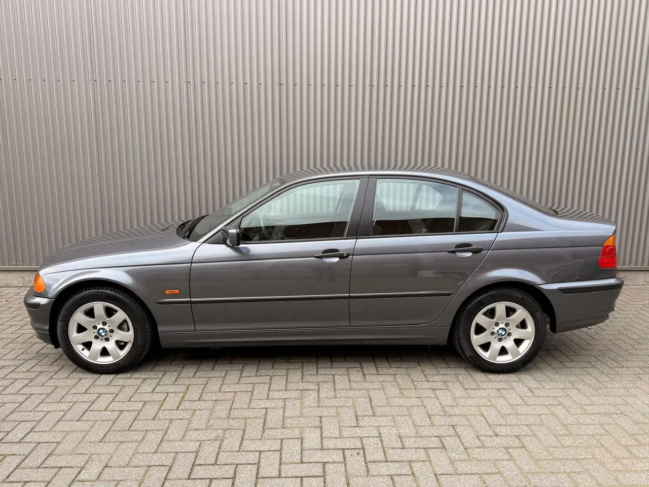 BMW 318 3-serie 318i Volledig onderhouden zeer nette condi, foto 4