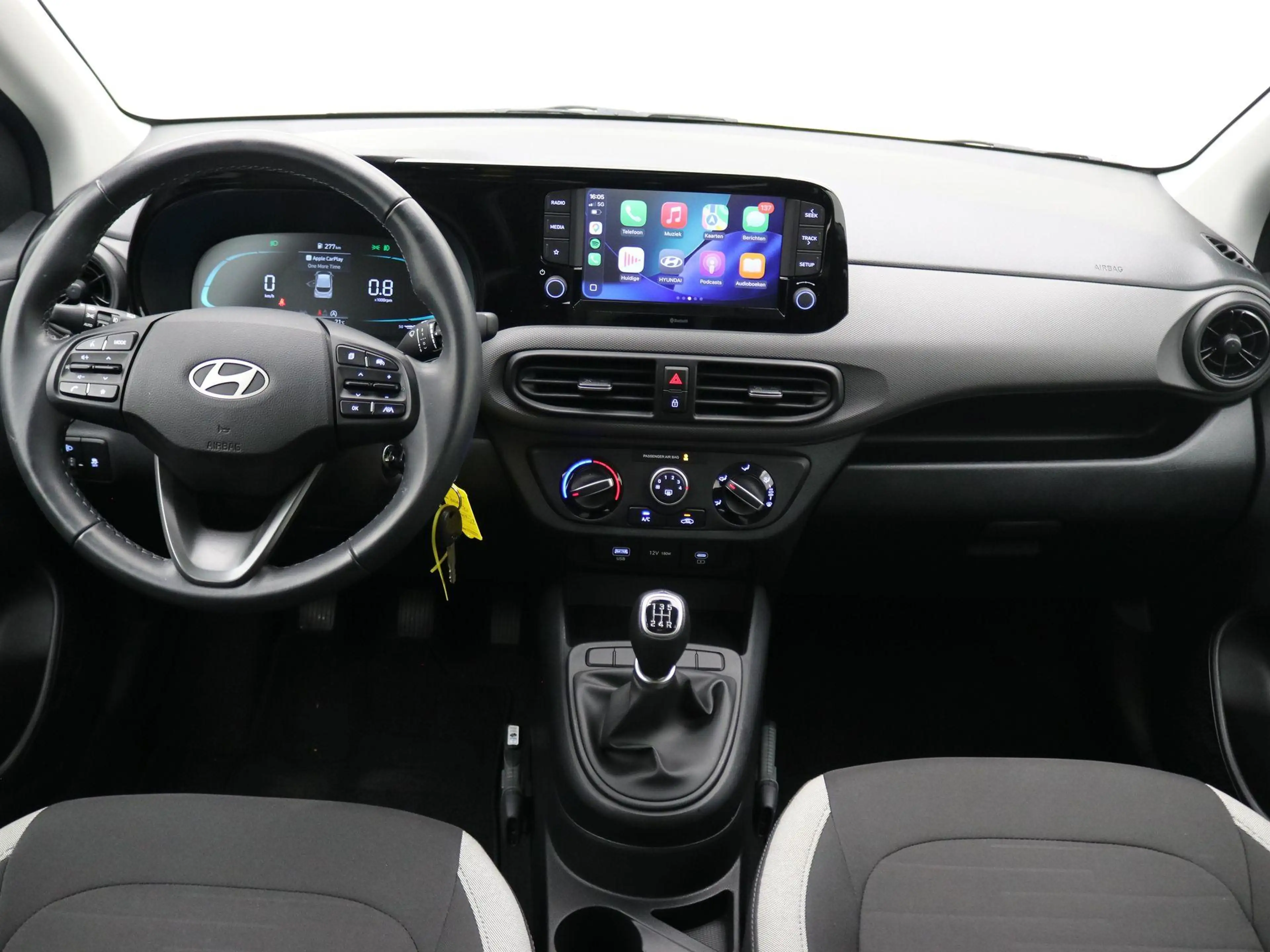 Hyundai i10 1.0 Comfort / Cruise / Airco / Apple Carplay & And — photo 2