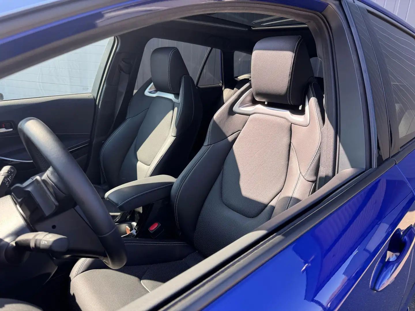 Toyota Corolla Touring Sports 2.0 Hybrid Premium e-CVT - 2