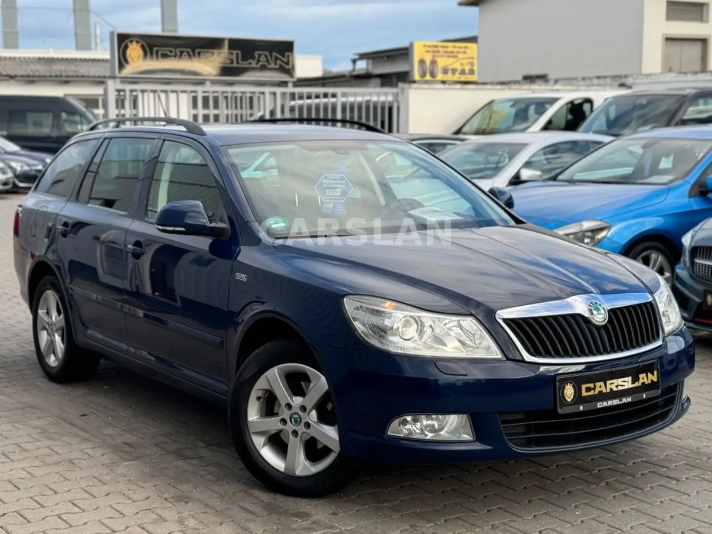 Skoda Octavia TDI DSG FAMILY NAVI+XENON+PDC+SHZ+EURO 5 Blau - 1