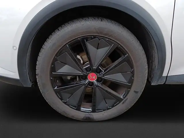 DS Automobiles DS 7 Crossback view 8