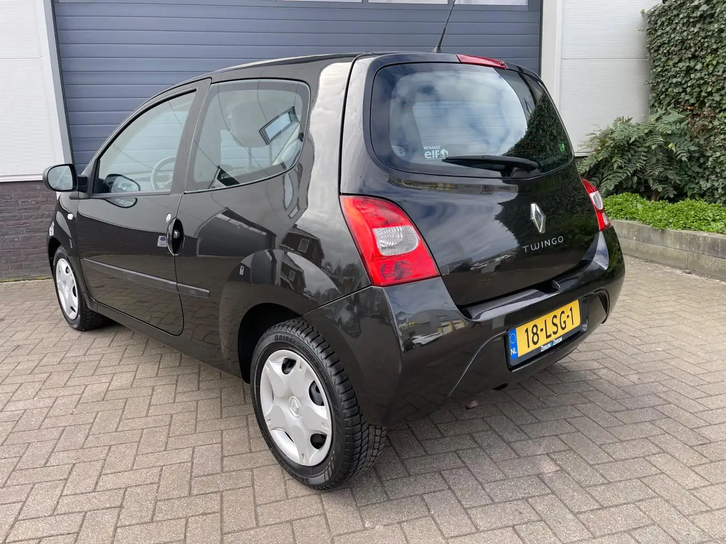 Renault Twingo 1.2-16V/1eigenaar/Dealer onderhoud/Airco/AUX Zwart - 2