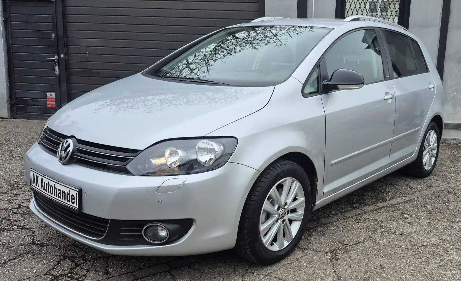 Volkswagen Golf Plus VI Style Aut Klima Sitzheitzung Silber - 1