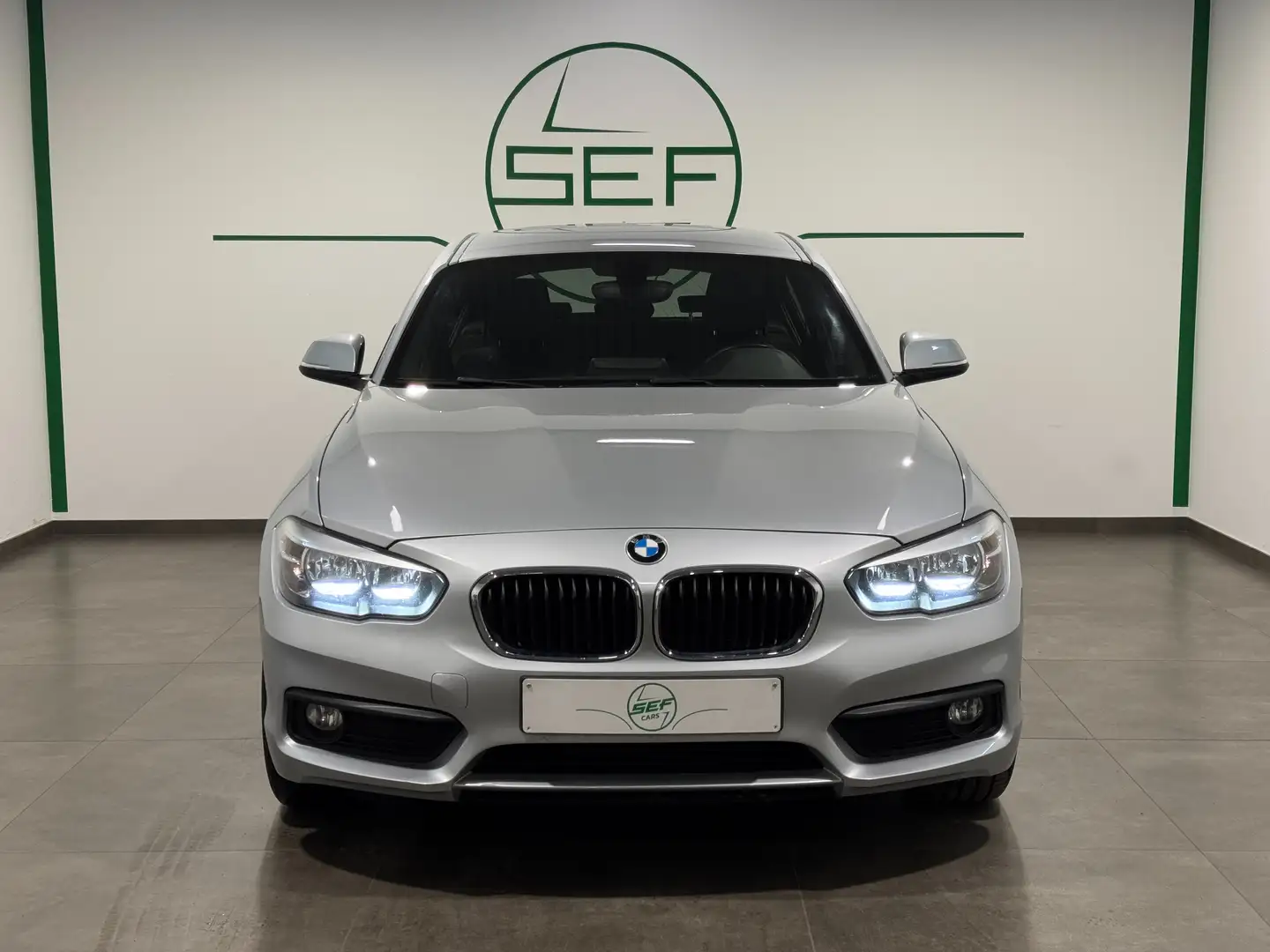 BMW 116 d ** GPS ** A/C ** Cuir ** Garantie 12 mois ** Grijs - 2