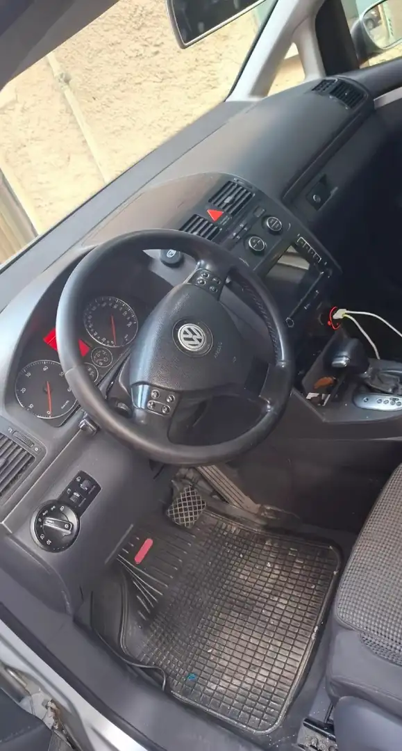 Volkswagen Touran 2.0 tdi Trendline 140cv dsg - 1