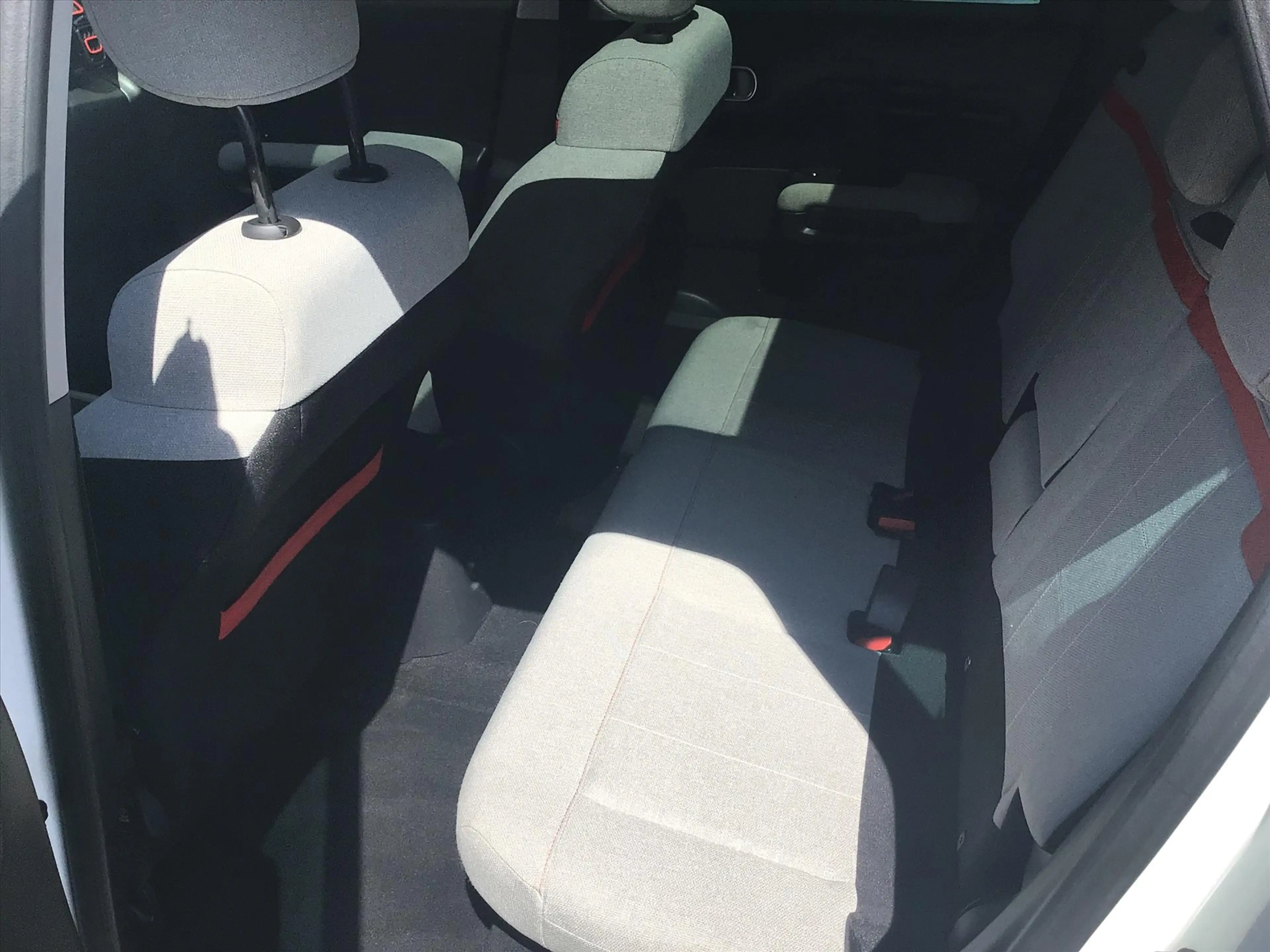 Citroen C3 Aircross 1.2 PureTech 130pk S&S EAT6 Shine — photo 8