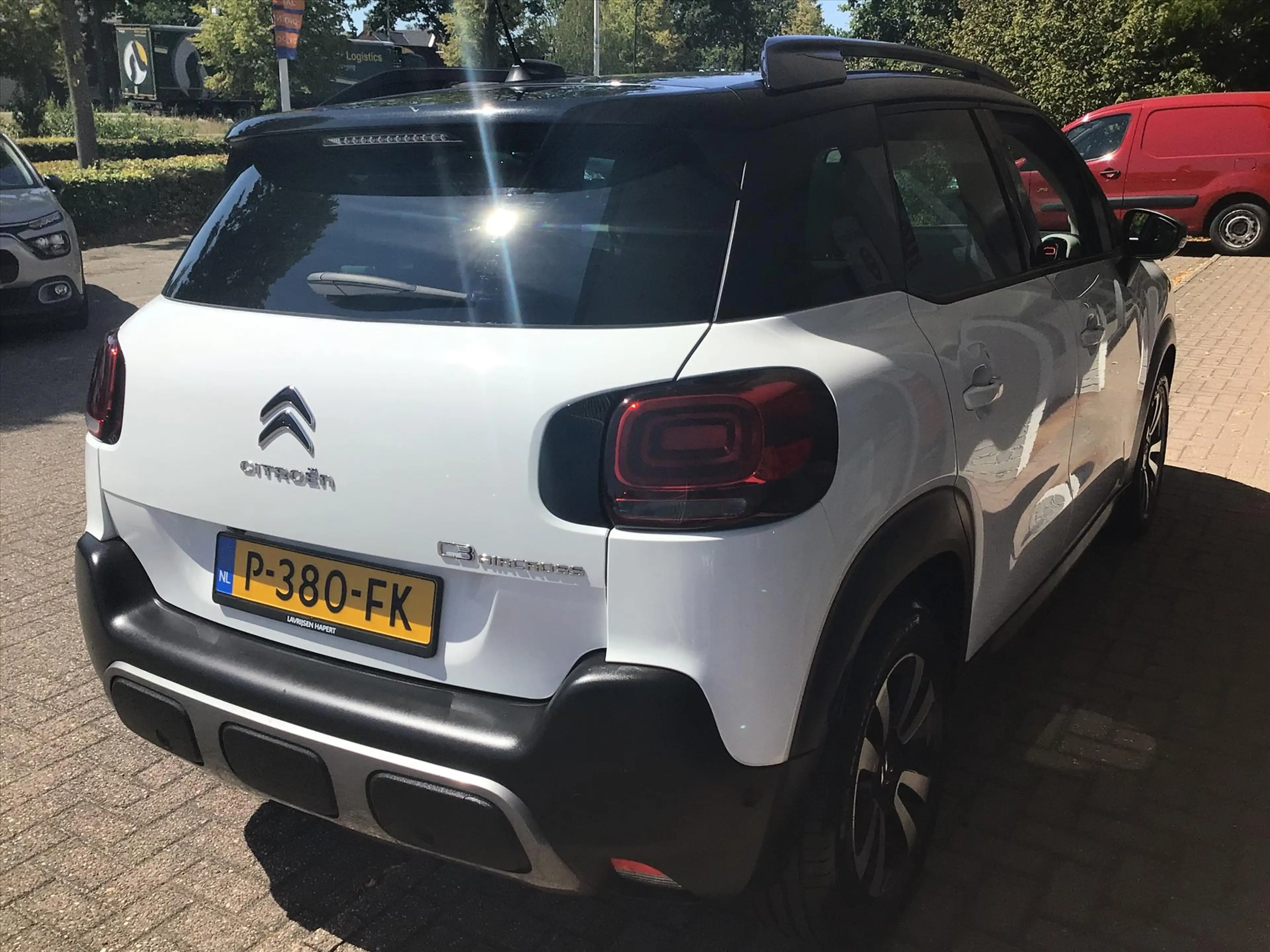 Citroen C3 Aircross 1.2 PureTech 130pk S&S EAT6 Shine — photo 4