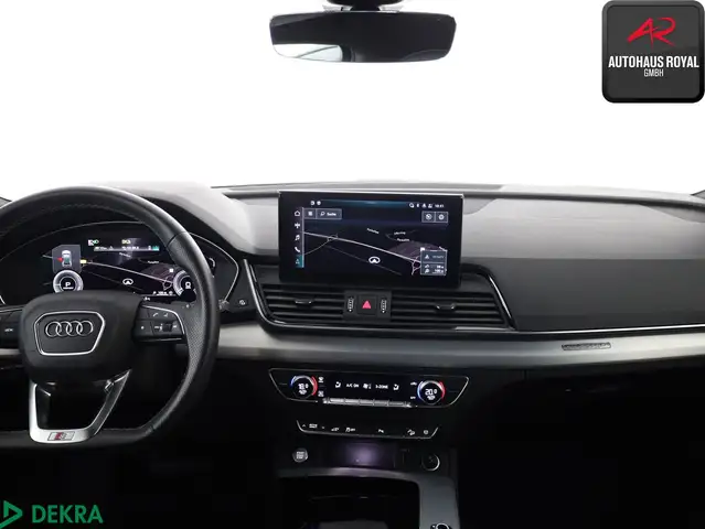 Audi Q5 view 9