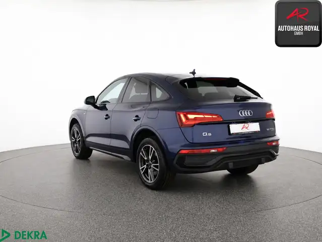Audi Q5 view 3