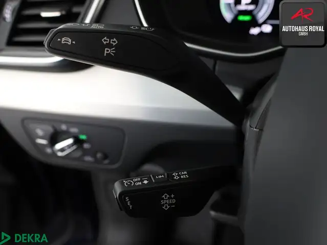 Audi Q5 view 16