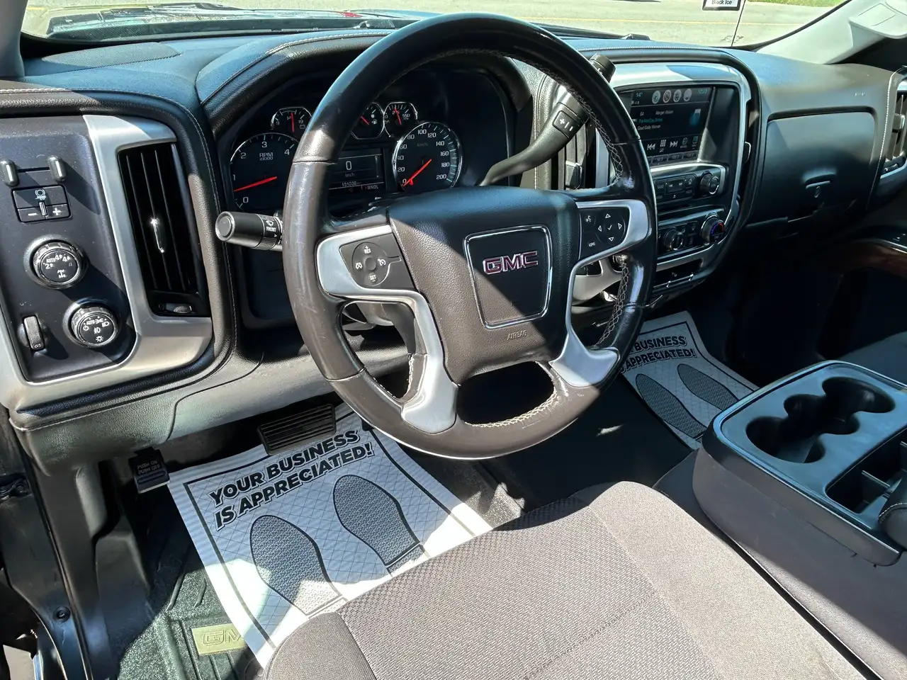 GMC Sierra 1500 photo GMC Sierra 1500